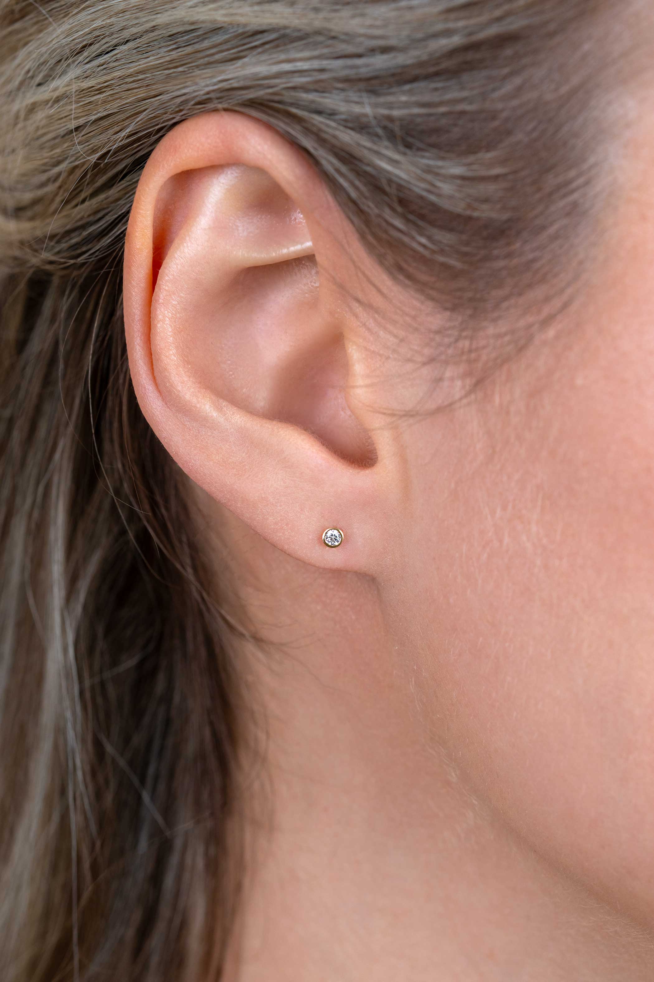 ZINZI GOLD oorknopjes zirc.in glad kastje 2.6mm