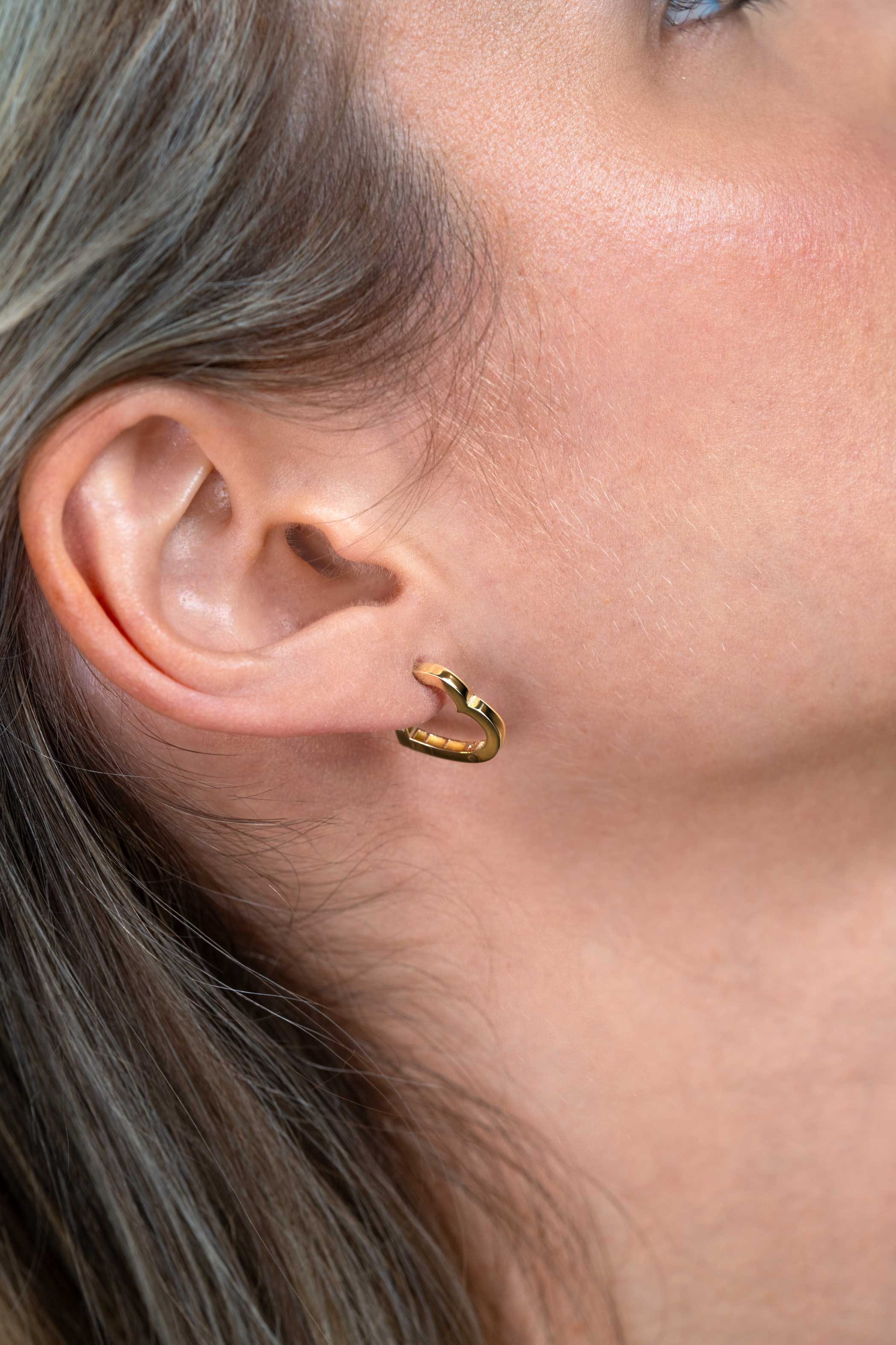 ZINZI GOLD klapcreolen in hartvorm 15x2mm