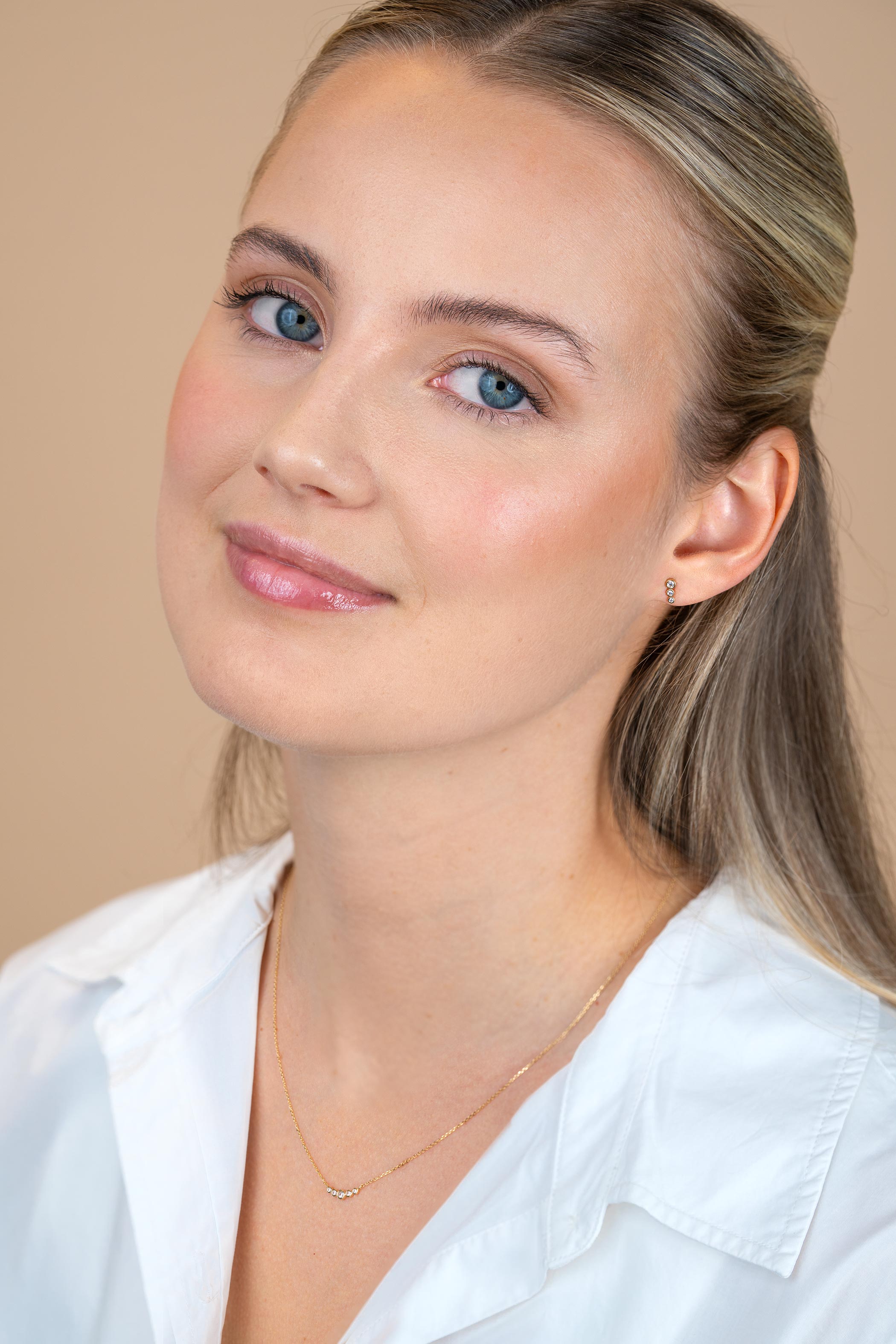 ZINZI GOLD oorstekers 3x zirc.aflopend in kastje