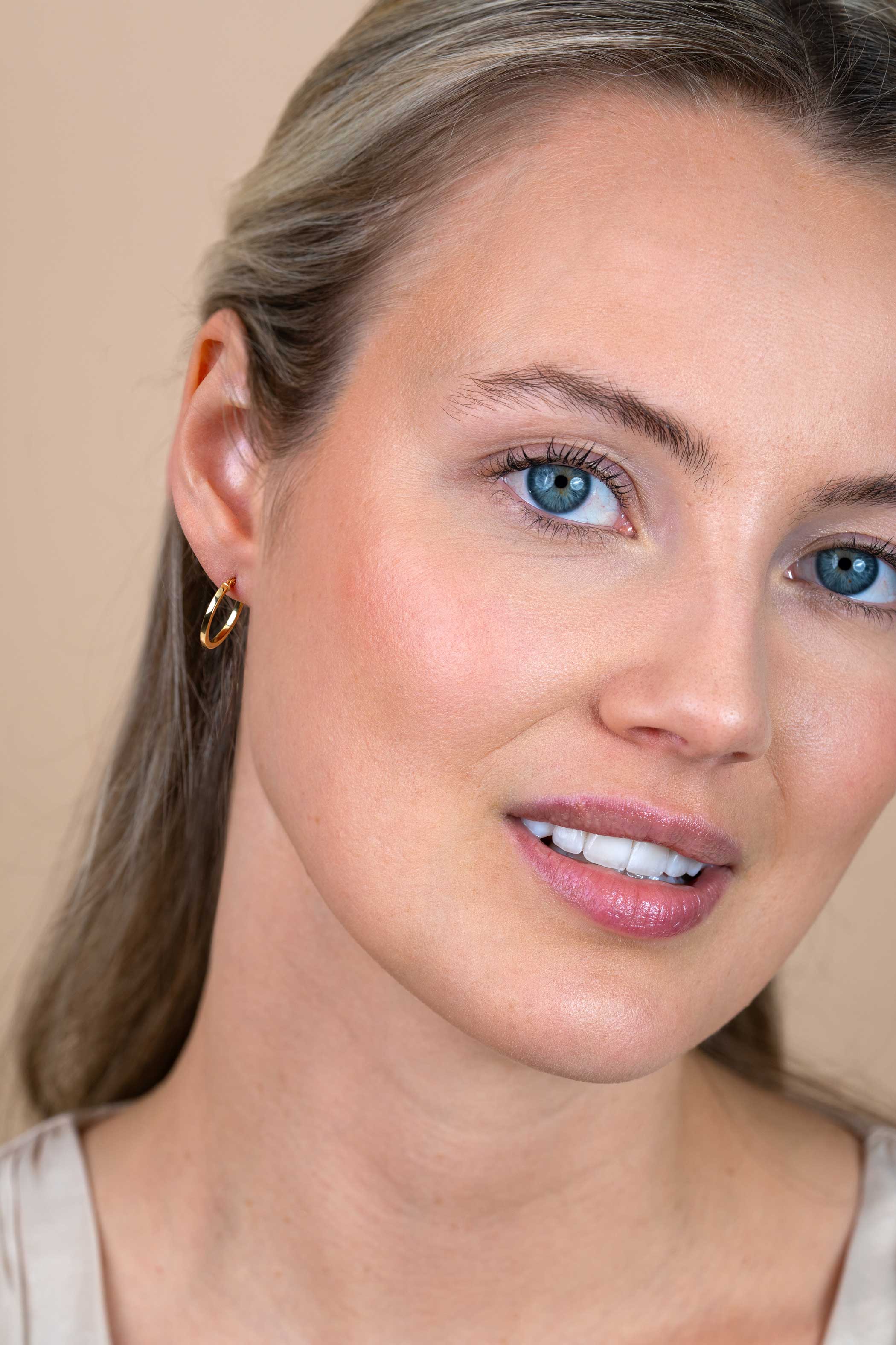 ZINZI 14K Gold Hoop Earrings Square Tube 15 x 1,5mm ZGO305