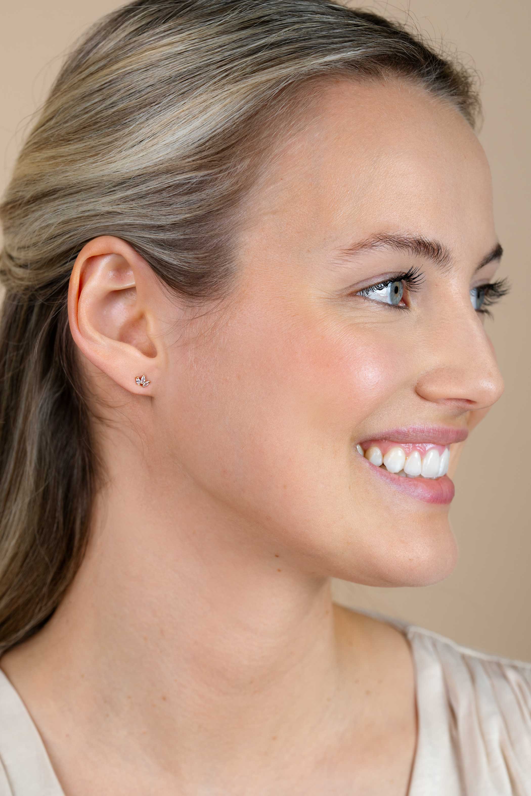 5mm ZINZI 14K Gold Stud Earrings White Zirconias ZGO411