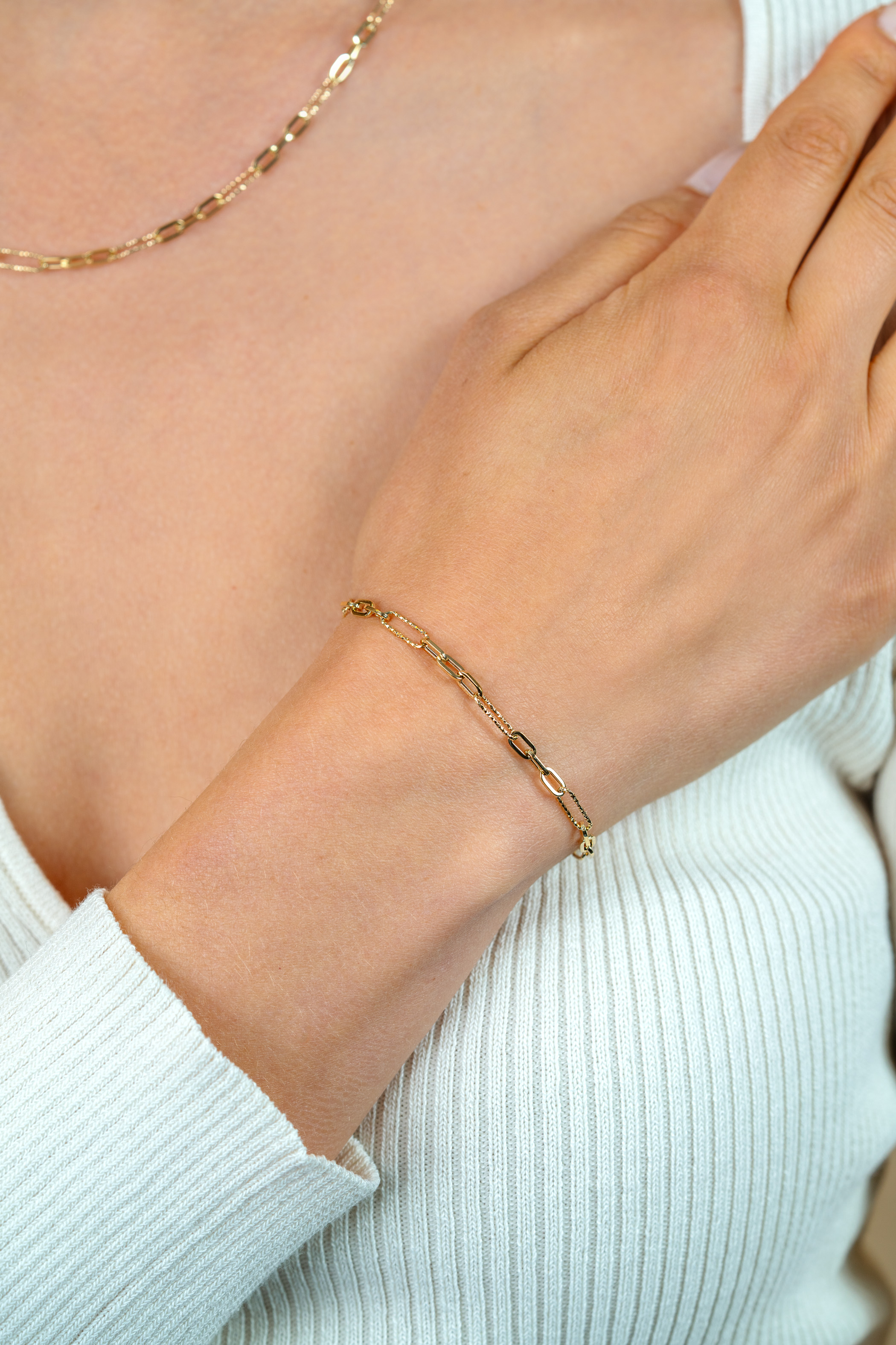 ZINZI Gold 14 karat gold bracelet with embellished paperclip links and oval links 3.5mm wide 19cm ZGA494
