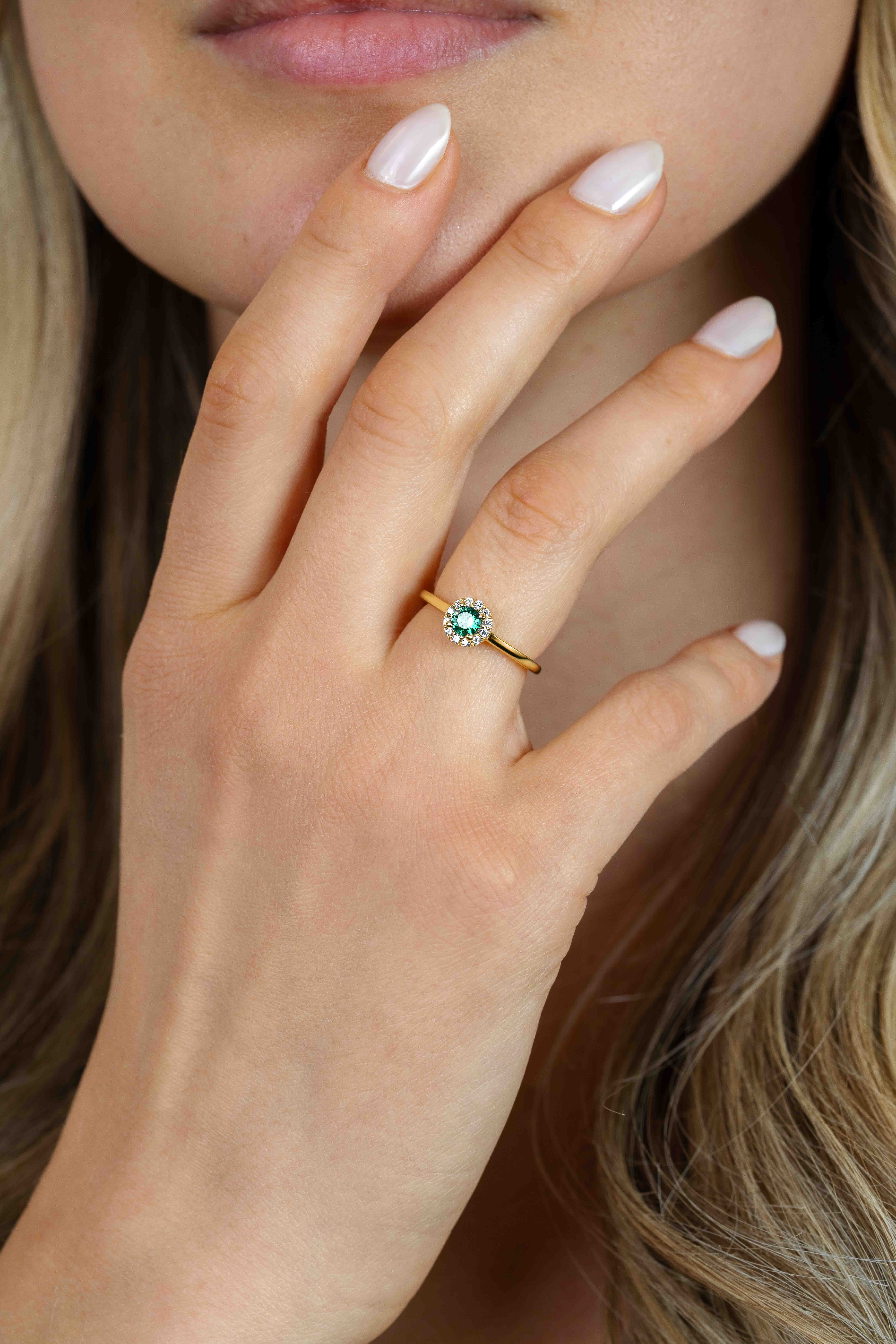 ZINZI zlv. ring gg.verg. entourage groen en zirc.mt.62