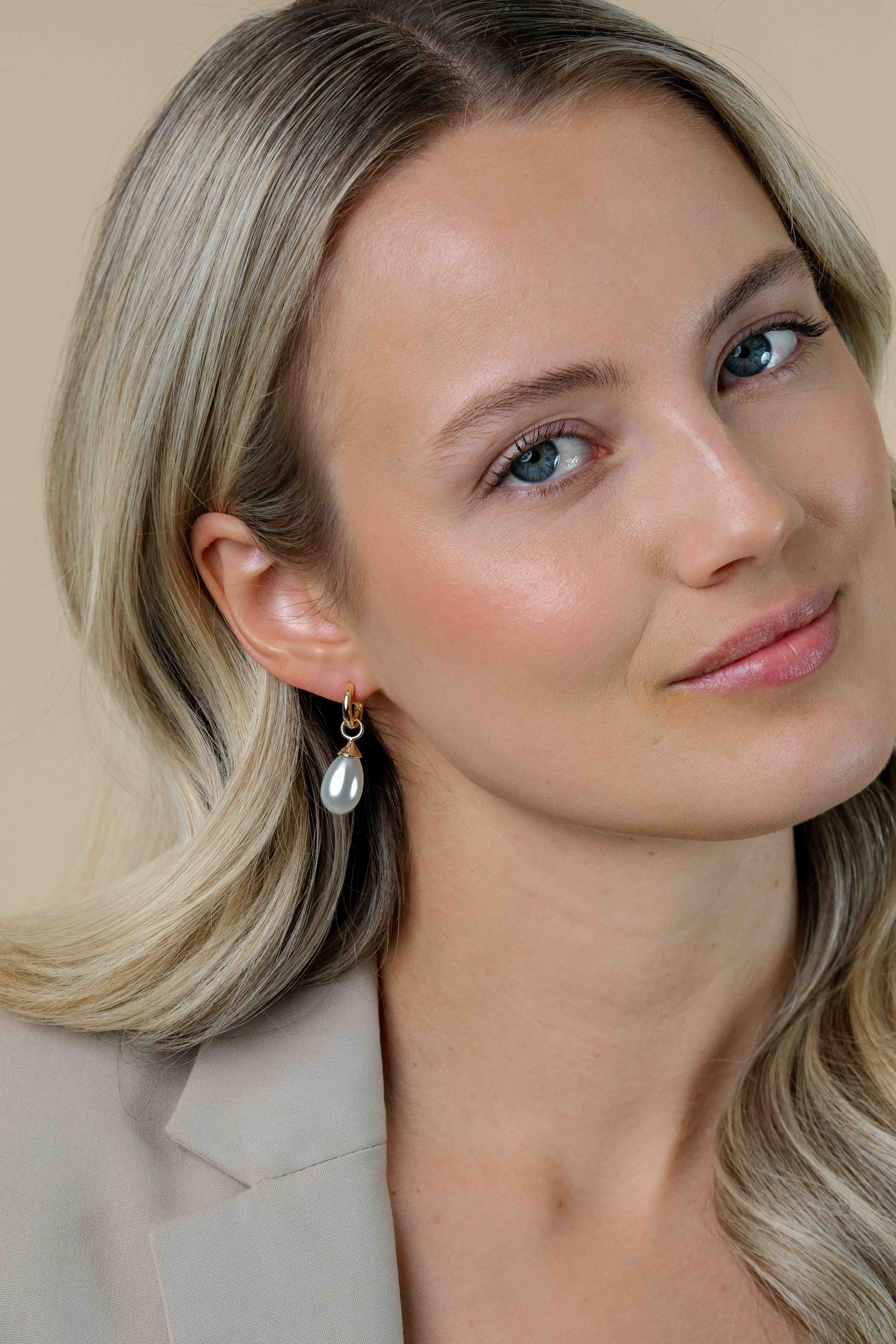 15mm ZINZI Gold Plated Sterling Silver Earrings Pendants Pearl White in Pear-shape ZICH355W (excl. hoop earrings)