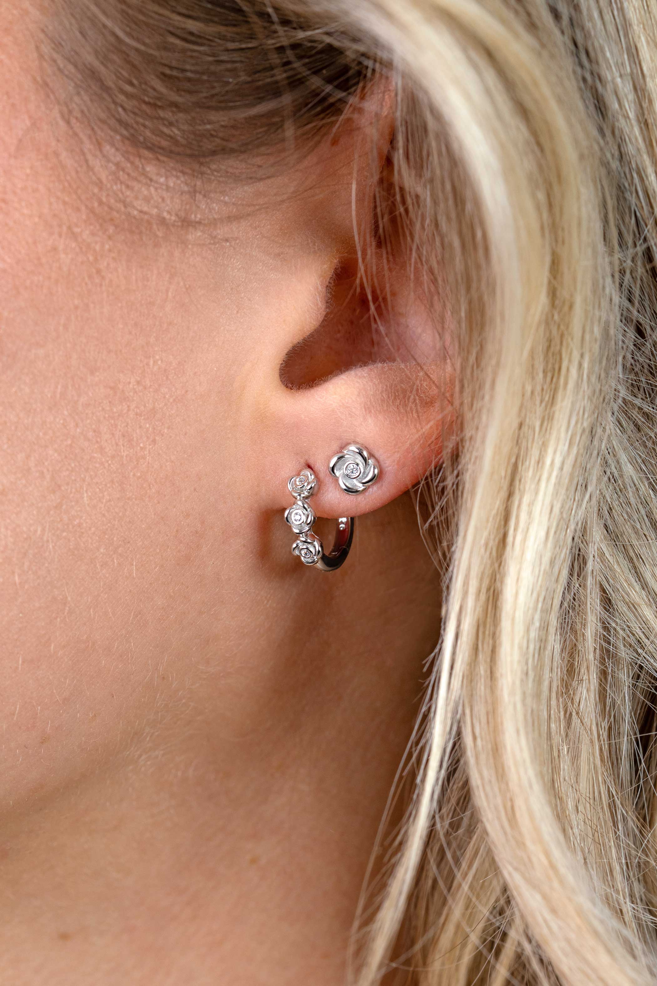 ZINZI zlv. oorringen met 3 roosjes en zirconia's