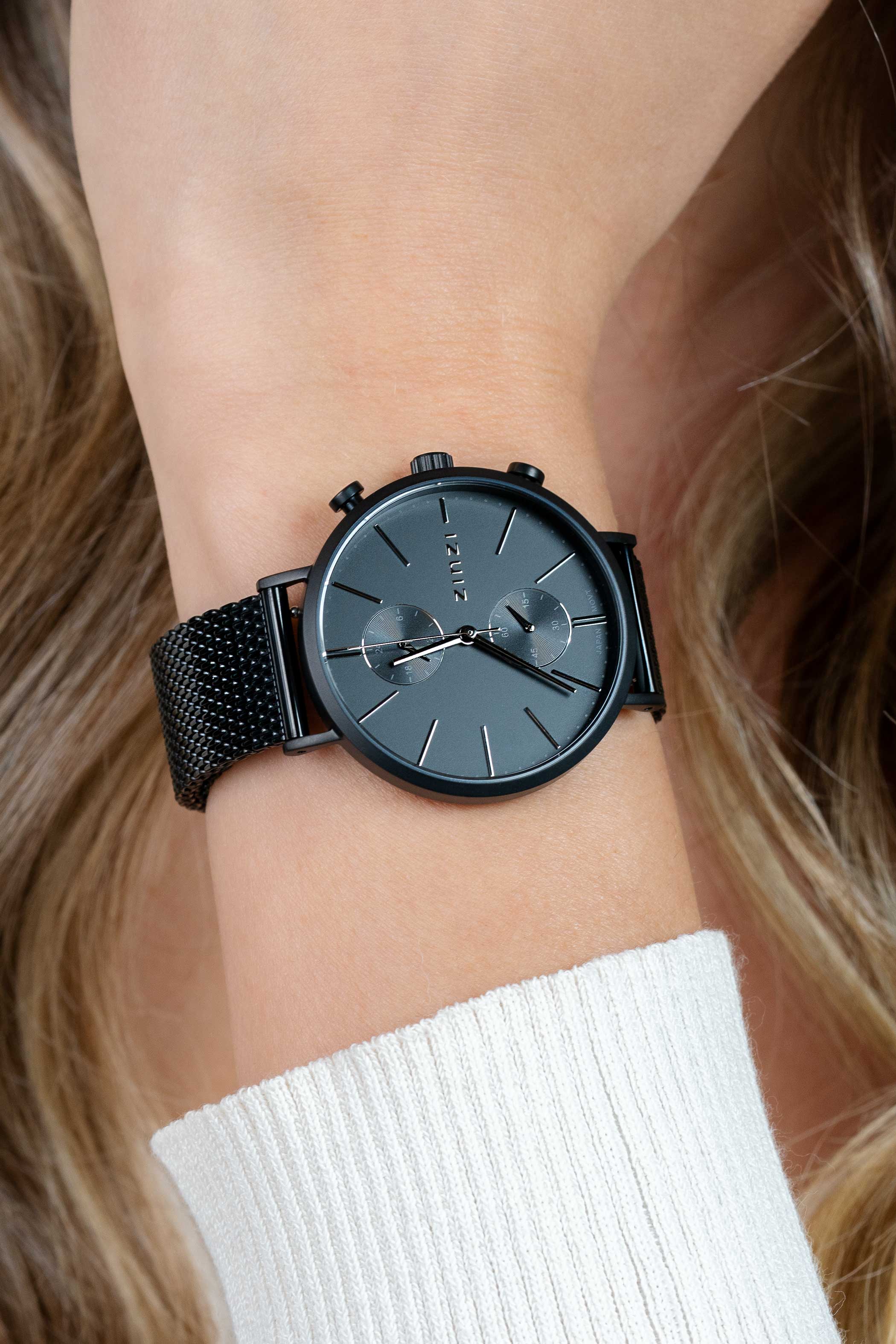 ZINZI Traveller Watch 39mm Black Dial Stainless Steel Case and Mesh Strap with dual time ZIW750M