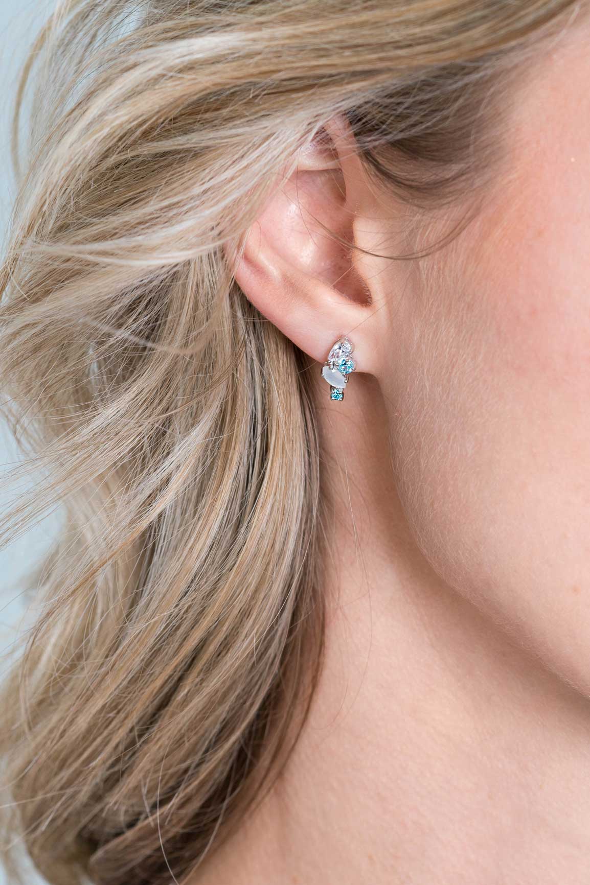 13mm ZINZI Sterling Silver Fantasy Stud Earrings Light Blue and White ZIO2189