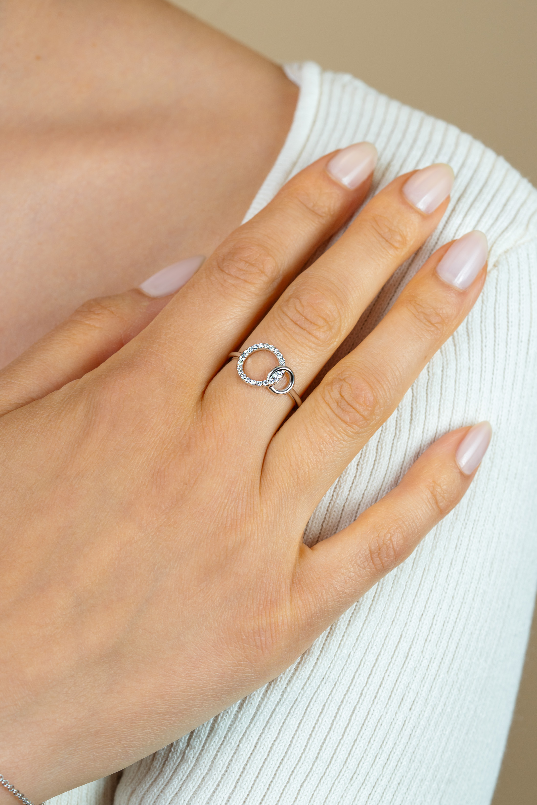 ZINZI Sterling Silver Ring 2 Circles Connected ZIR1782