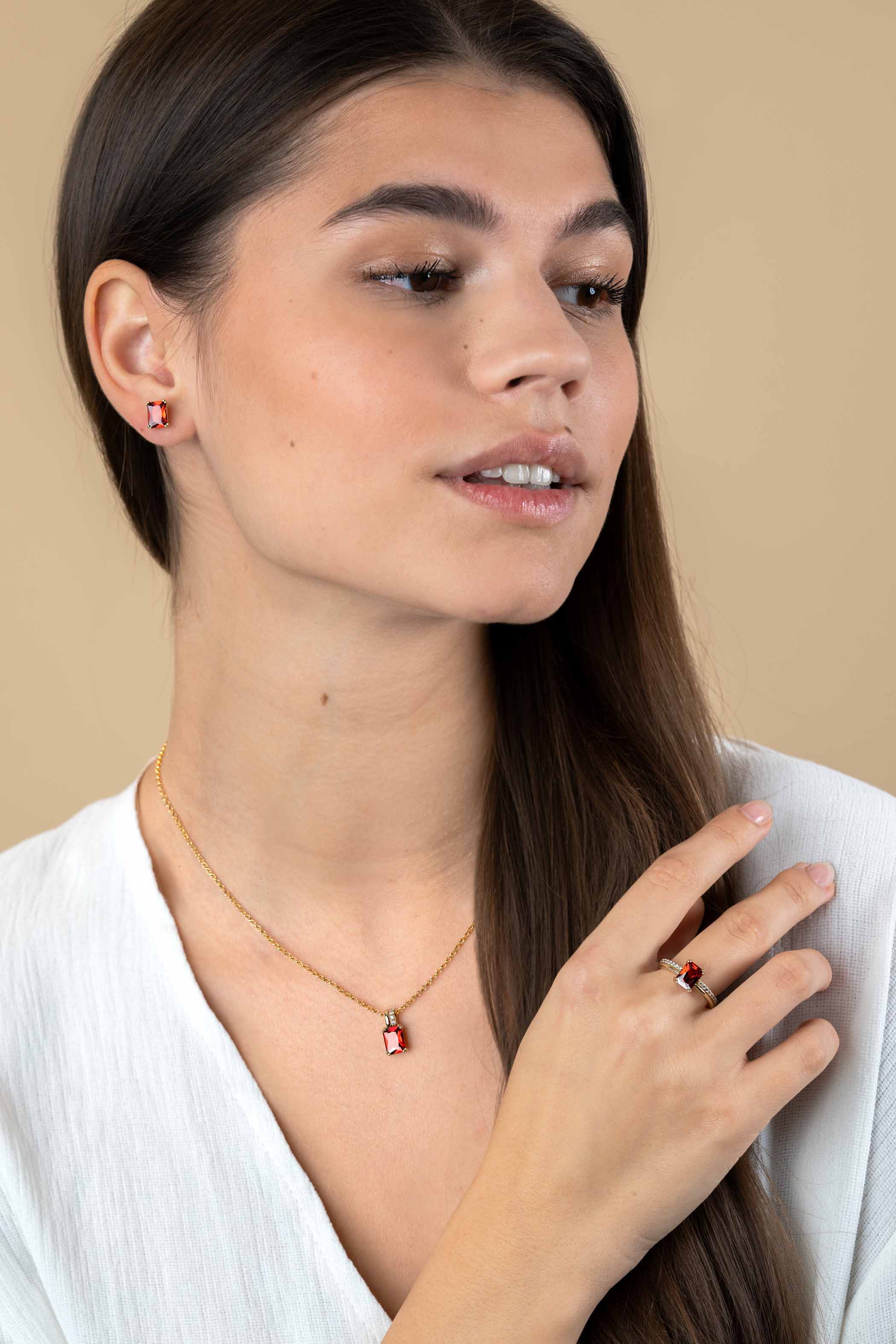 14mm ZINZI Sterling Silver Pendant Rectangular Red Garnet Color Stone and Luxurious Bail ZIH2392R (excl. necklace)