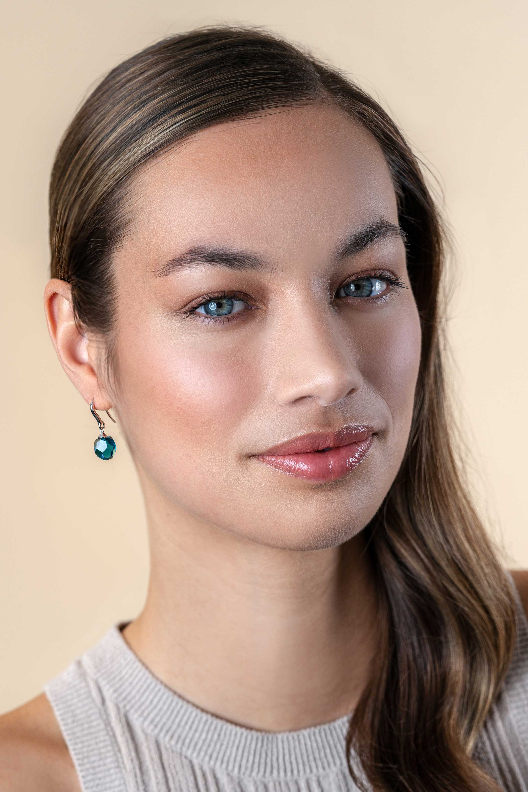 27mm ZINZI silver earrings with blue bead 10mm ZIO266B
