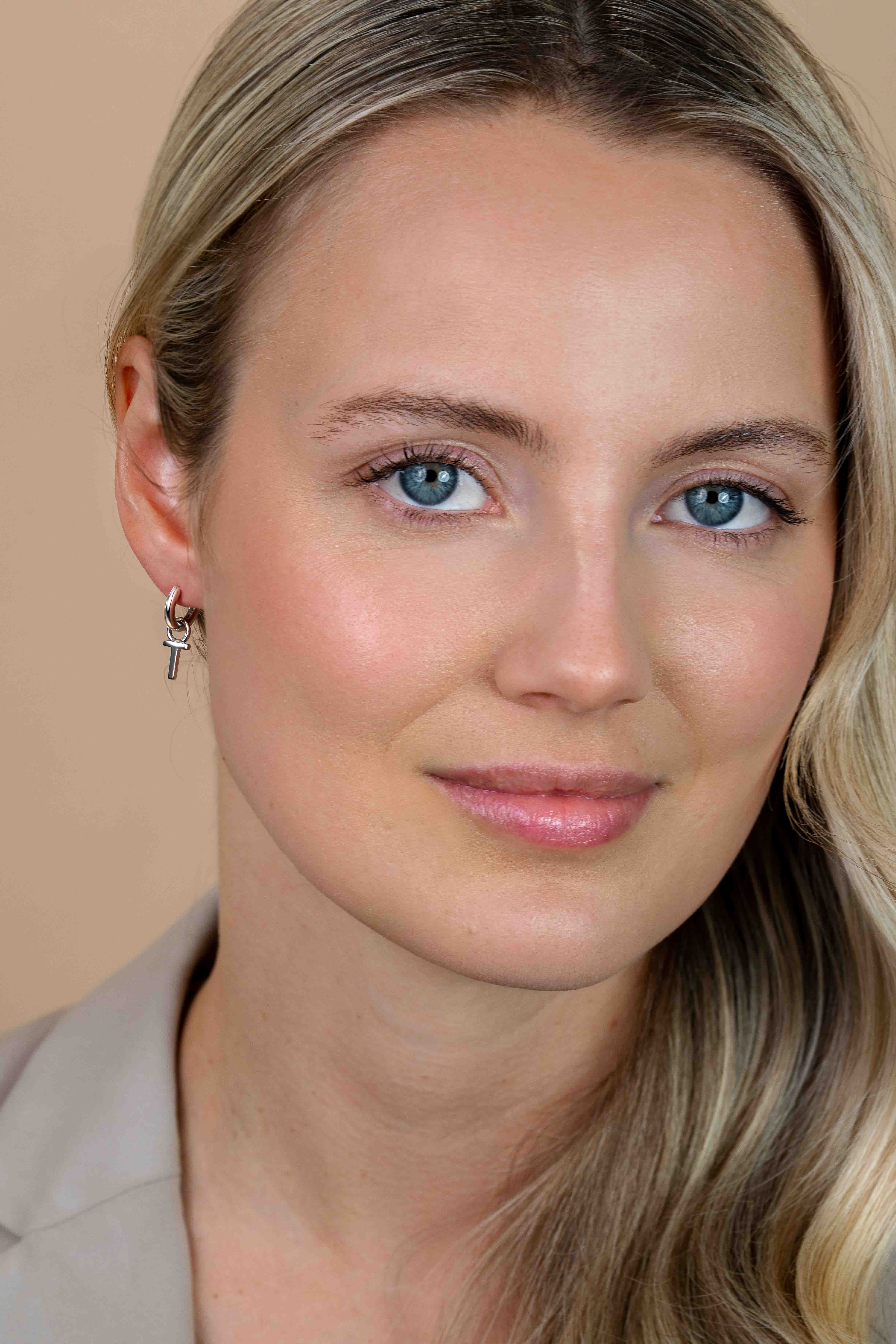 ZINZI Sterling Silver Letter Earrings Pendant T price per piece ZICH2144T (excl. hoop earrings)