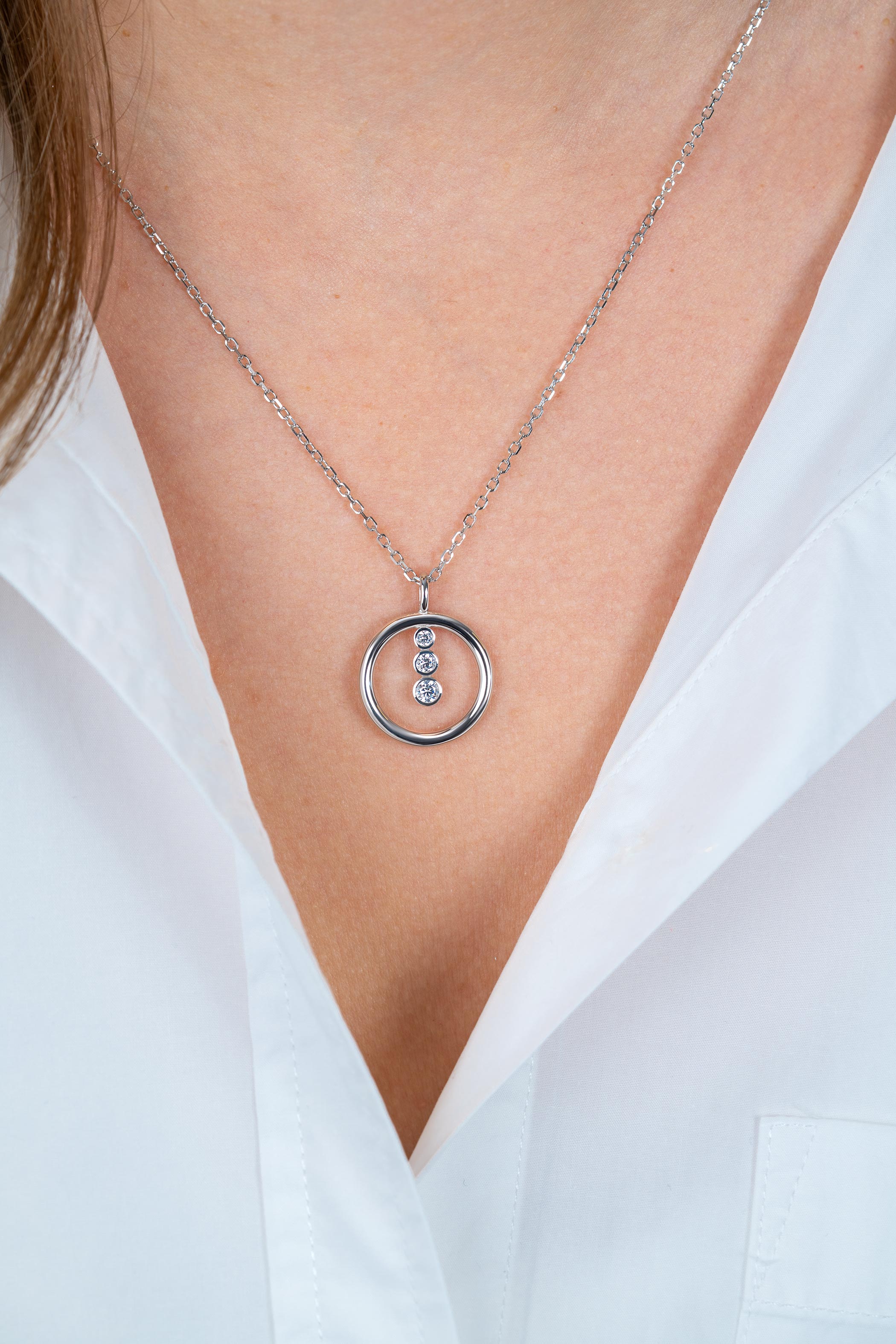 ZINZI zlv. collier hanger open rond en 3 zirconia's