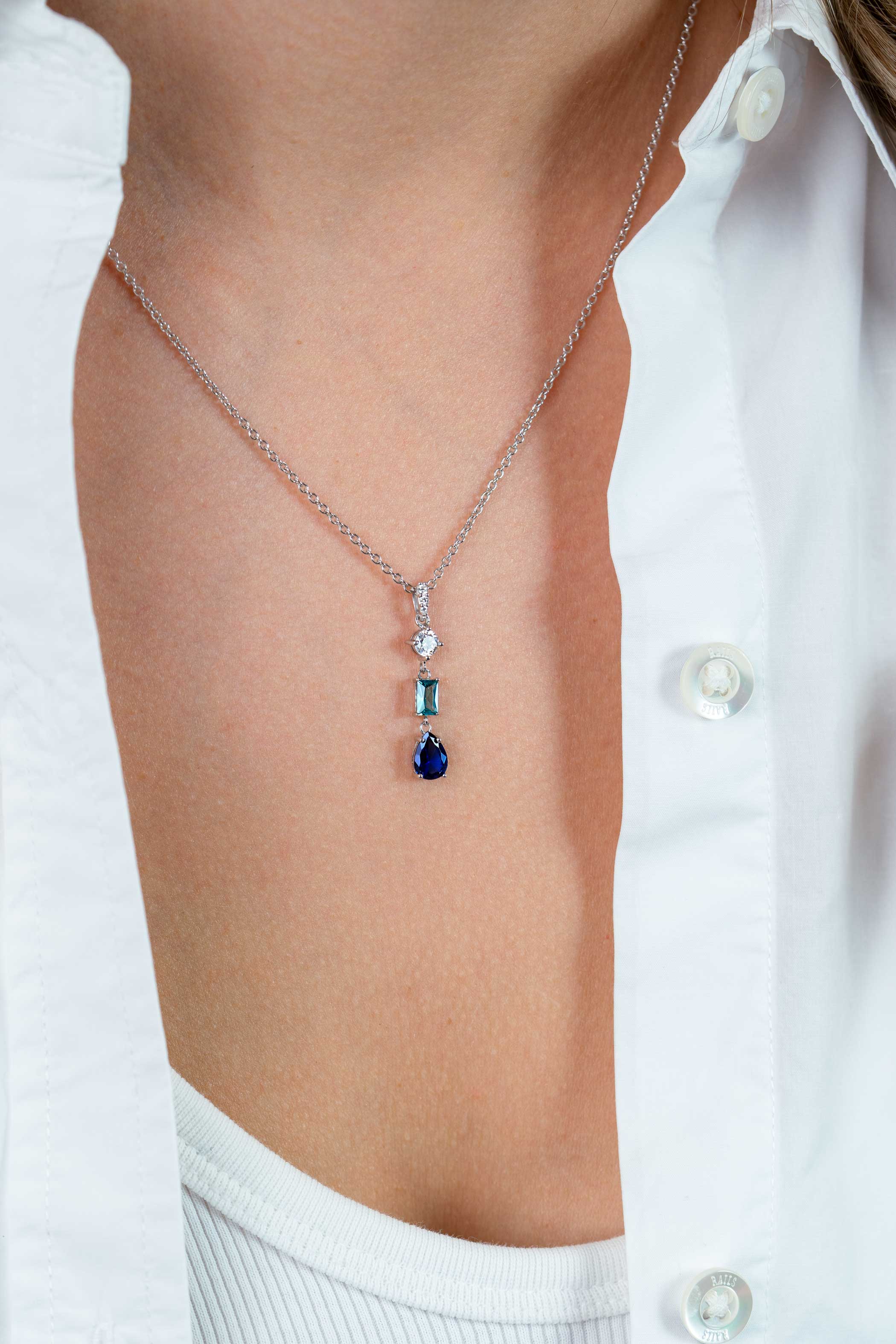 35mm ZINZI Sterling Silver Pendant Square, Oval and Drop Blue Color Stones with Small White Zirconias ZIH2397 (excl. necklace)