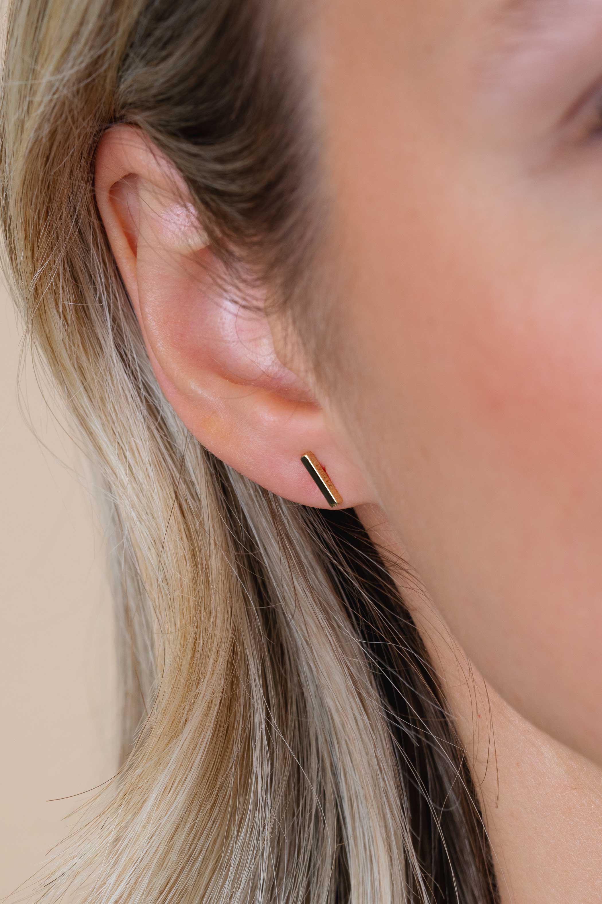 8mm ZINZI Gold Plated Sterling Silver Stud Earrings Bar ZIO1689G