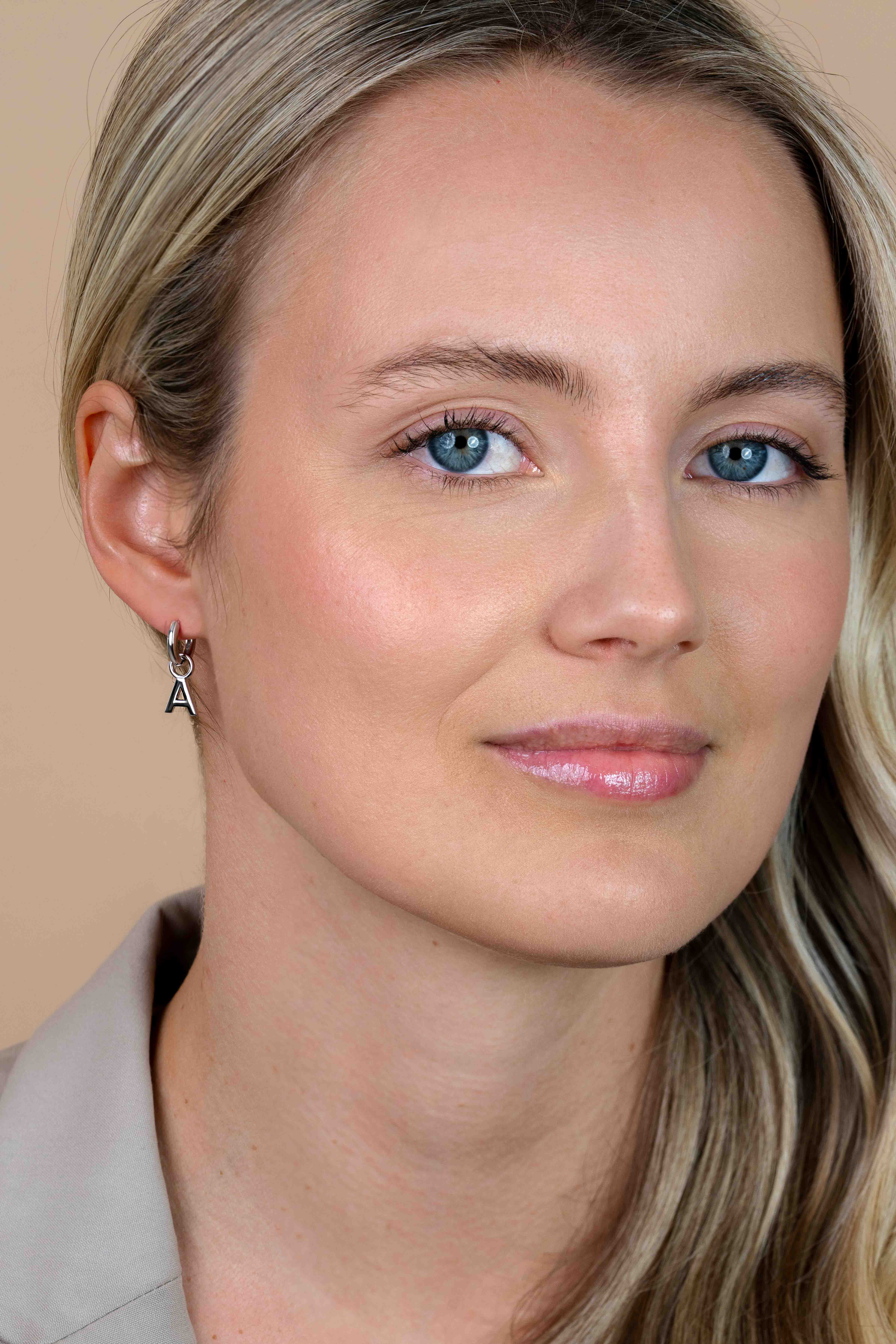 ZINZI Sterling Silver Letter Earrings Pendant A price per piece ZICH2144A (excl. hoop earrings)