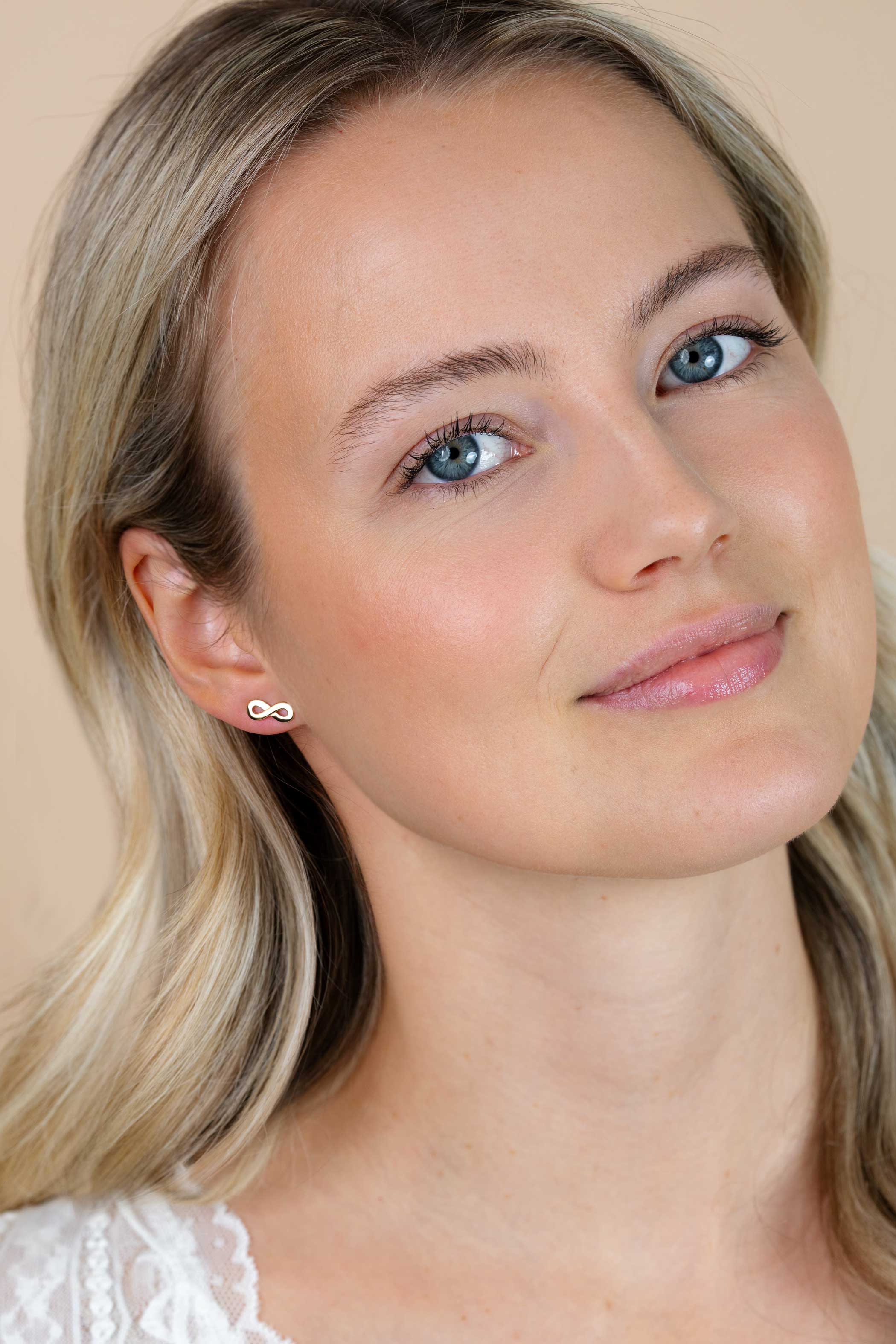 ZINZI Gold Plated Sterling Silver Stud Earrings Infinity ZIO1065G