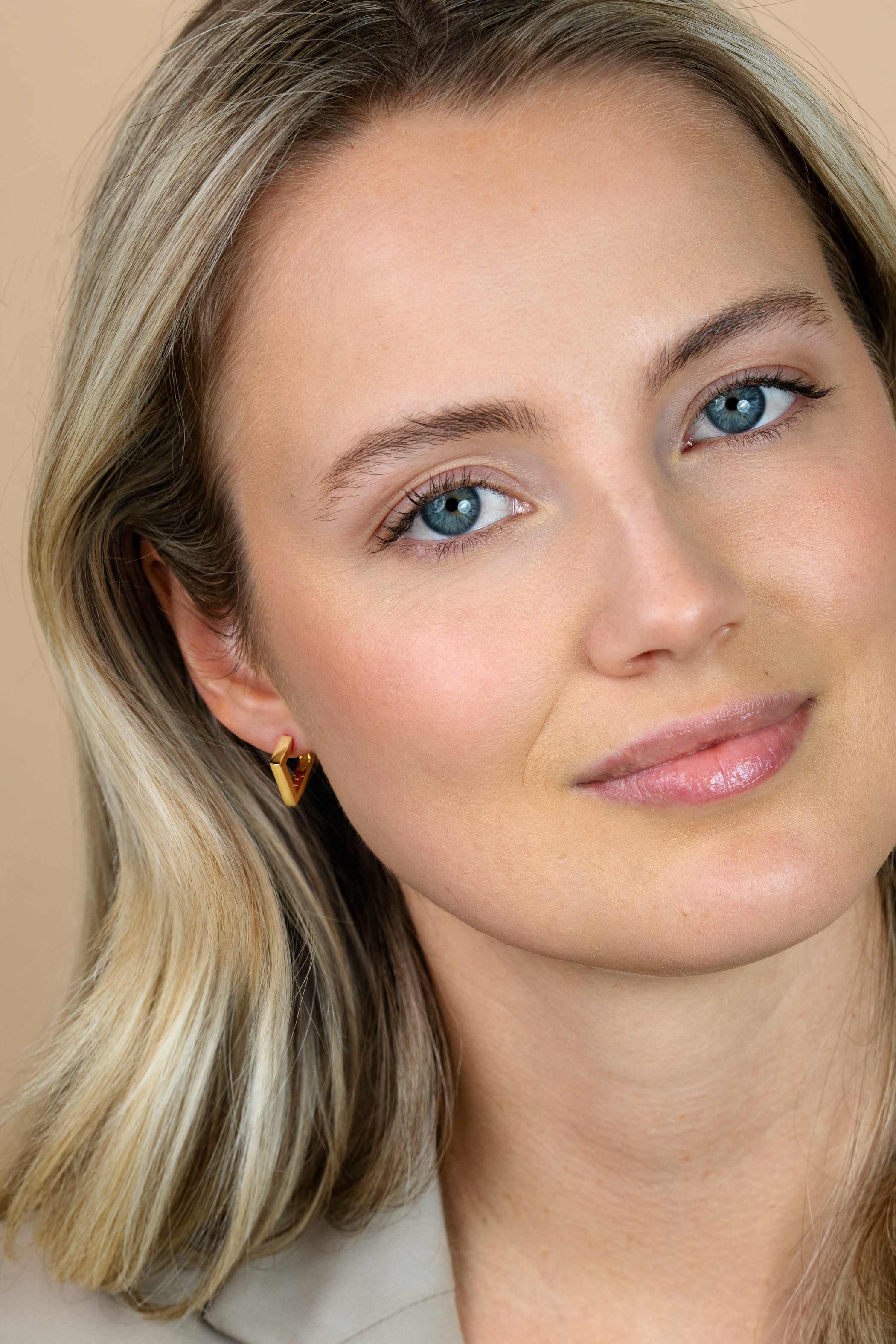 18mm ZINZI Gold Plated Sterling Silver Hoop Earrings Triangle Shape Square Tube 18x2,5mm ZIO1684G