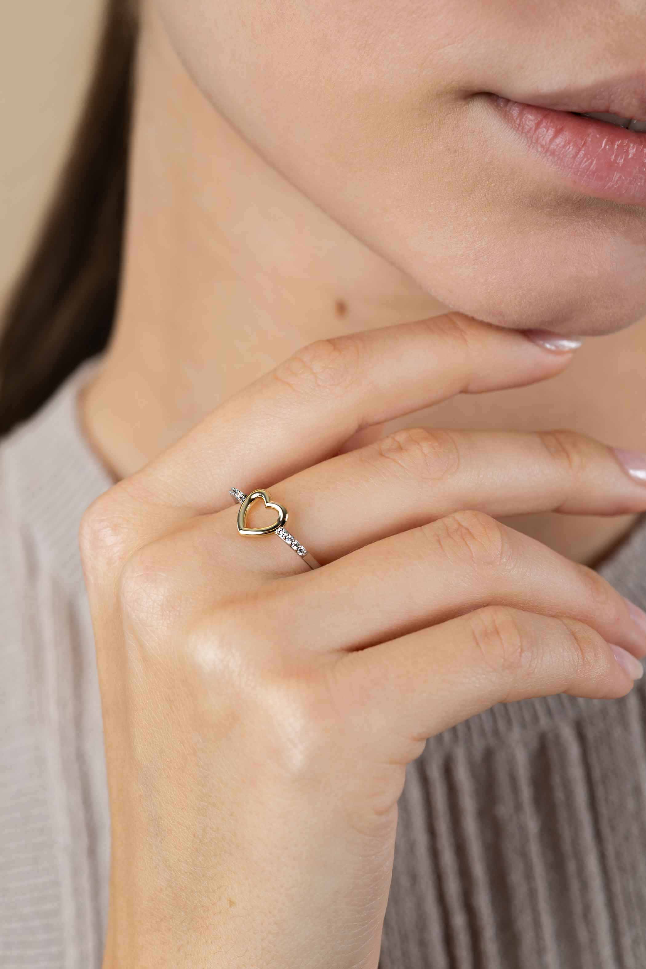 ZINZI Sterling Silver Ring with Gold Plated Open Heart 8mm and White Zirconias ZIR2566