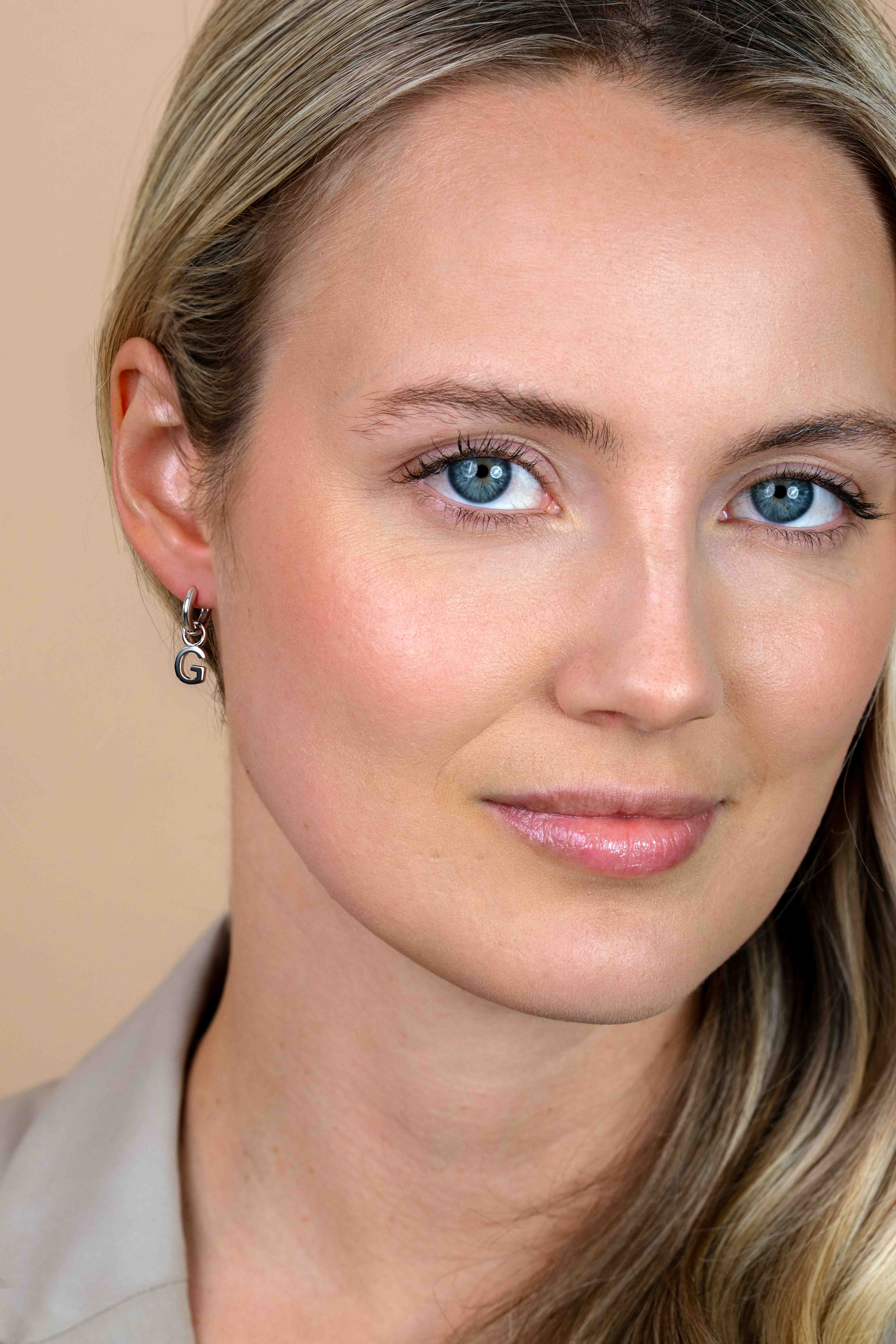 ZINZI Sterling Silver Letter Earrings Pendant G price per piece ZICH2144G (excl. hoop earrings)