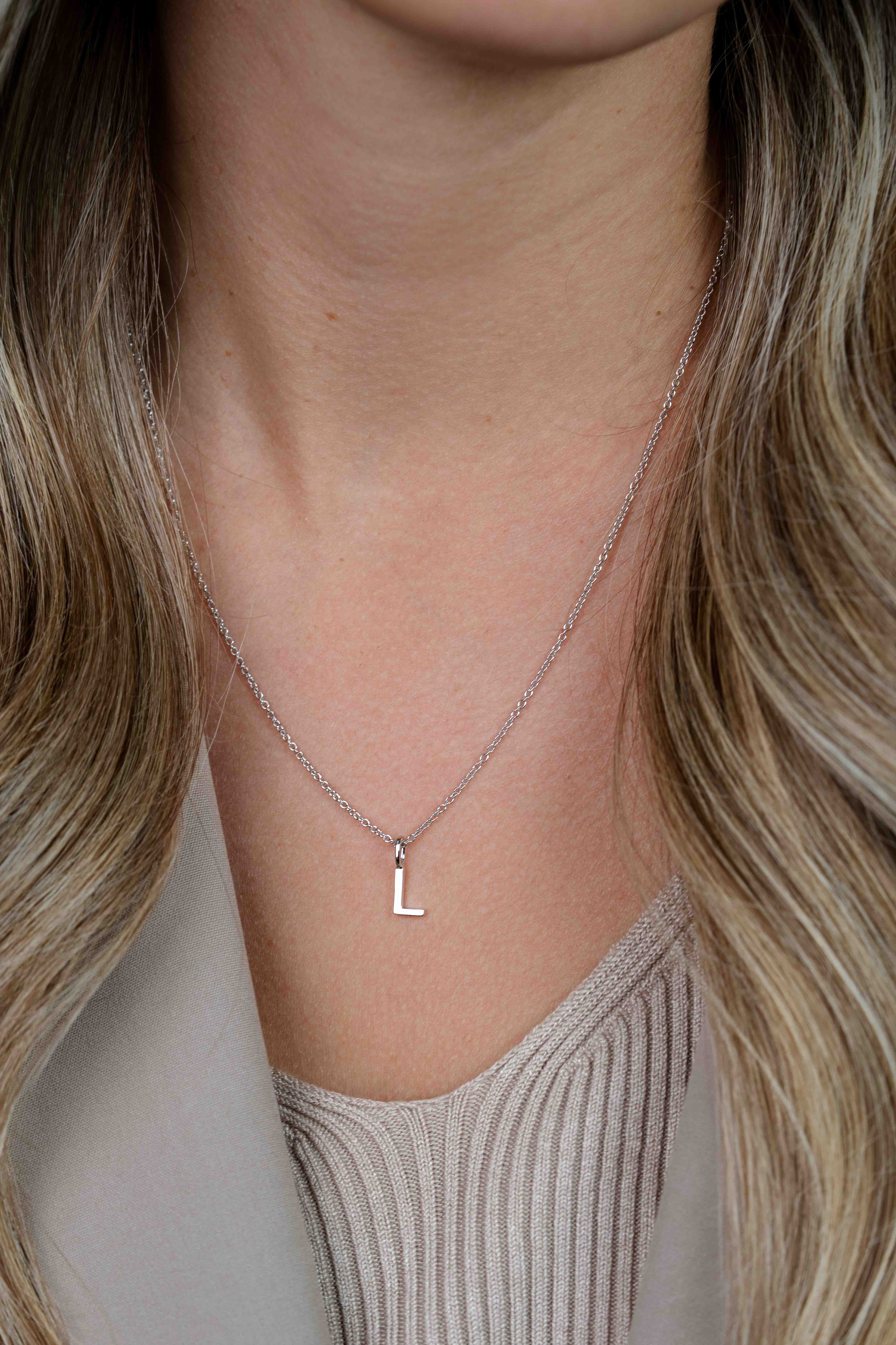 ZINZI Sterling Silver Letter Pendant L ZIH2140L