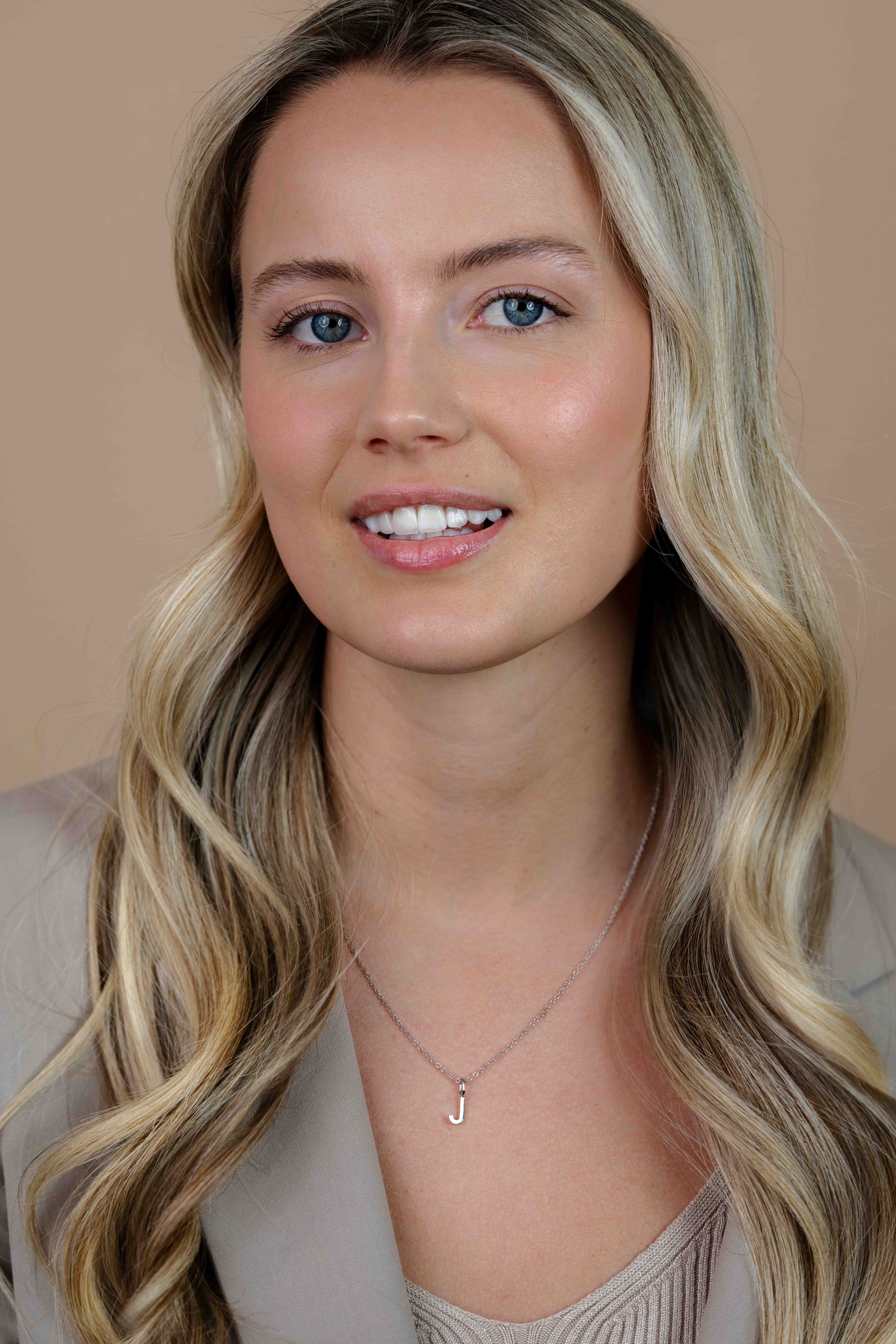 ZINZI Sterling Silver Letter Pendant J ZIH2140J