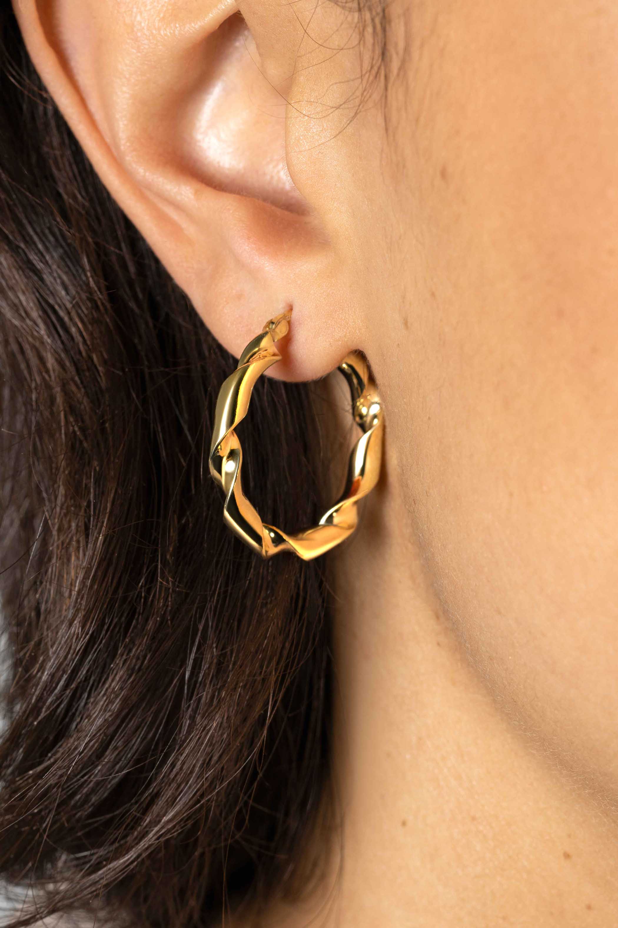 28mm ZINZI Gold Plated Sterling Silver Hoop Earrings with Trendy Twisted Tube 28x3mm ZIO2406G