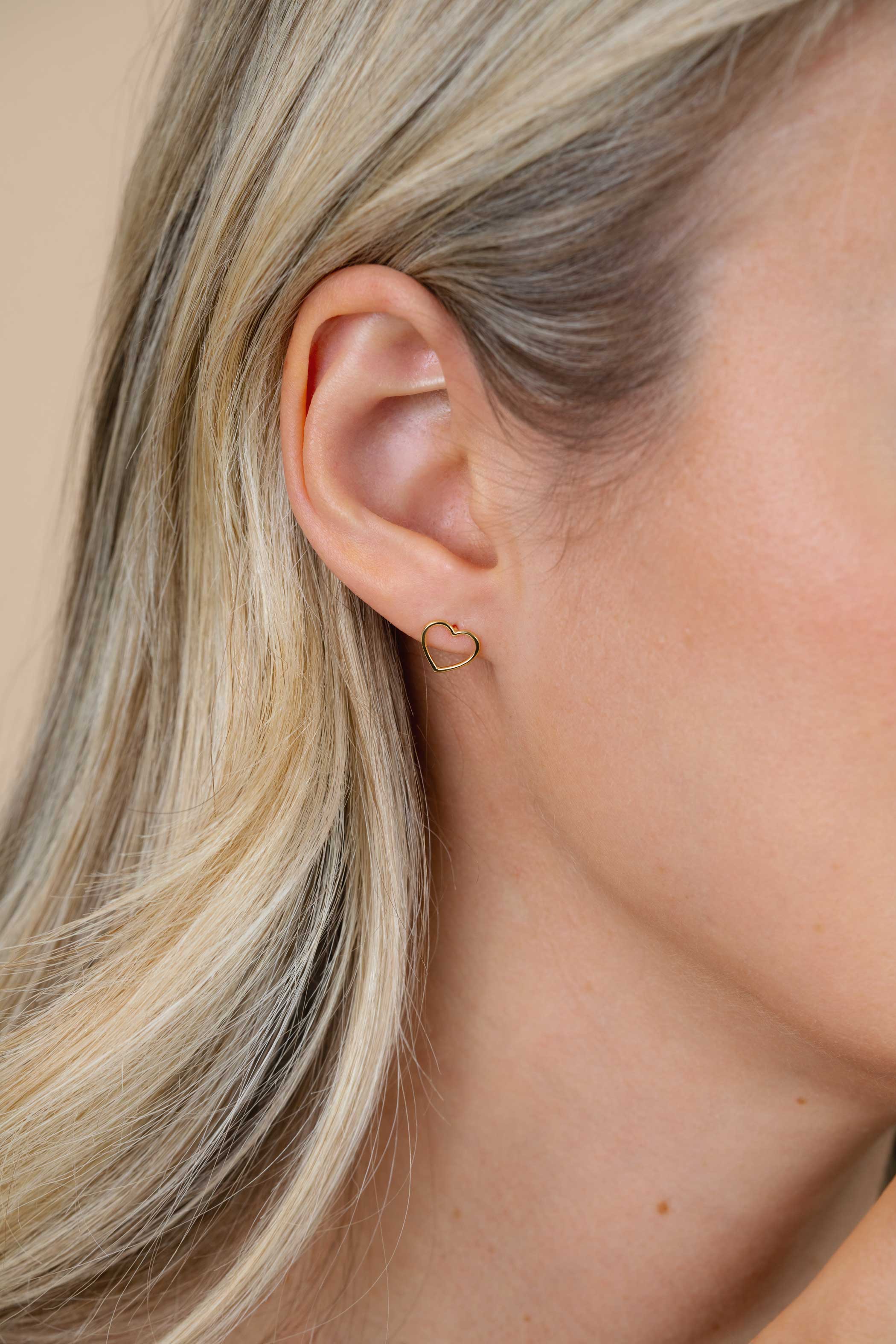 8mm ZINZI Gold Plated Sterling Silver Stud Earrings Heart ZIO1630G