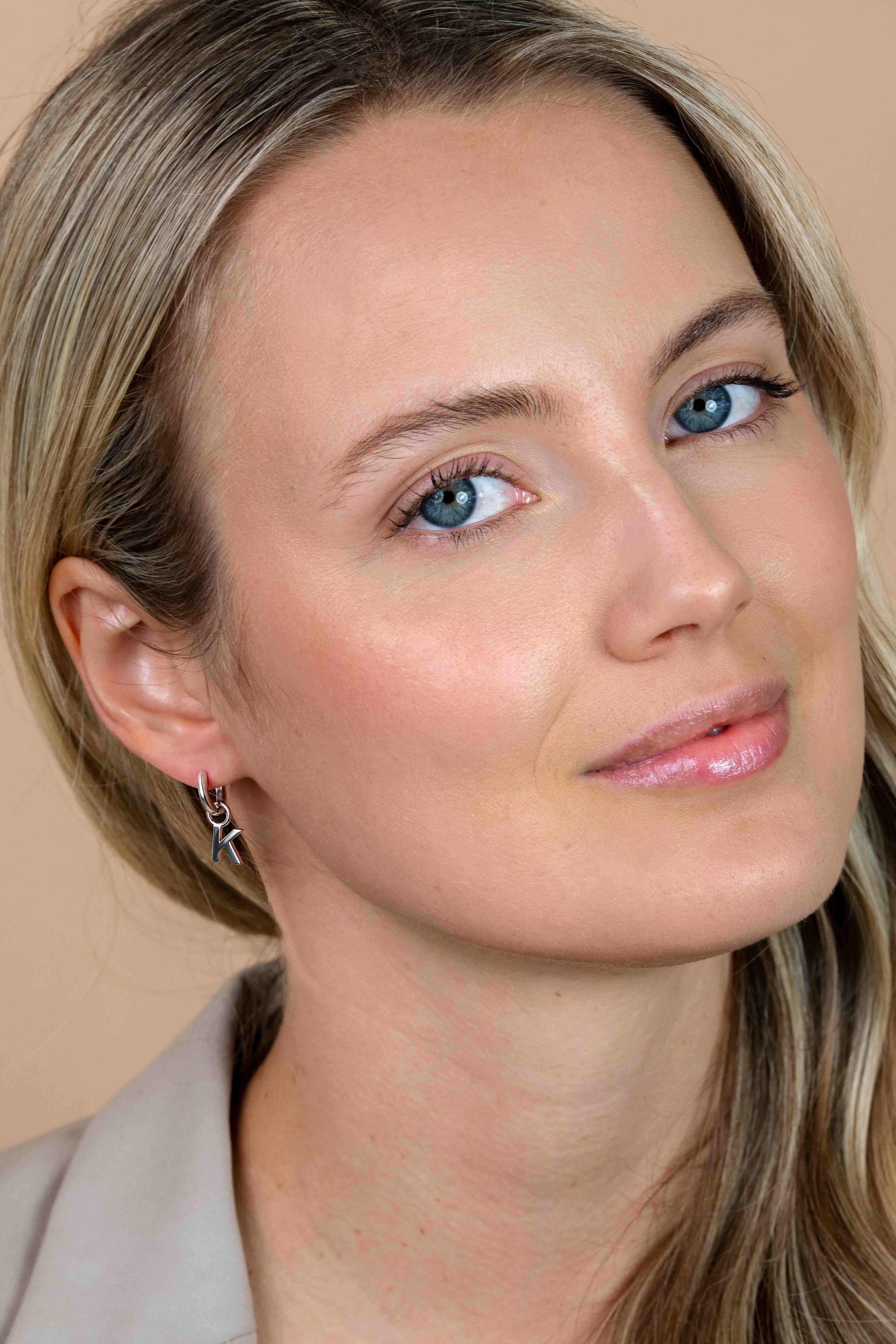 ZINZI Sterling Silver Letter Earrings Pendant K price per piece ZICH2144K (excl. hoop earrings)