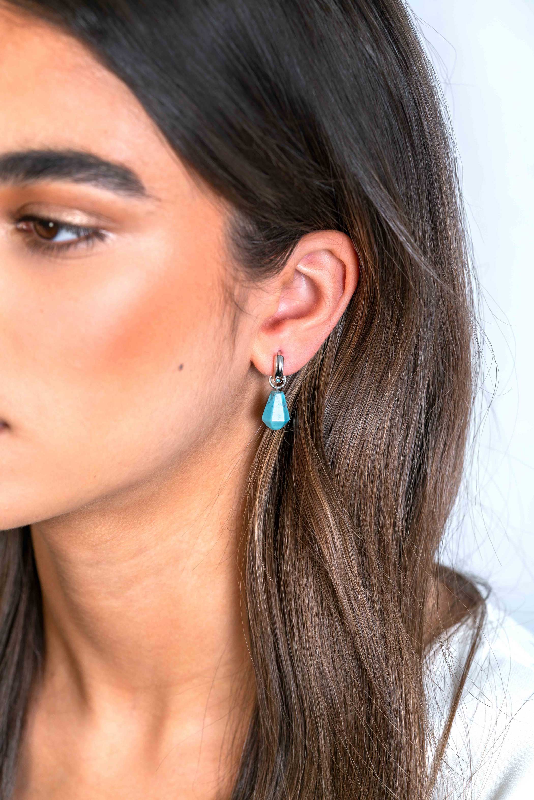 19mm ZINZI Sterling Silver Earrings Pendants Cone in Turquoise Howlite ZICH2256T (excl. hoop earrings)