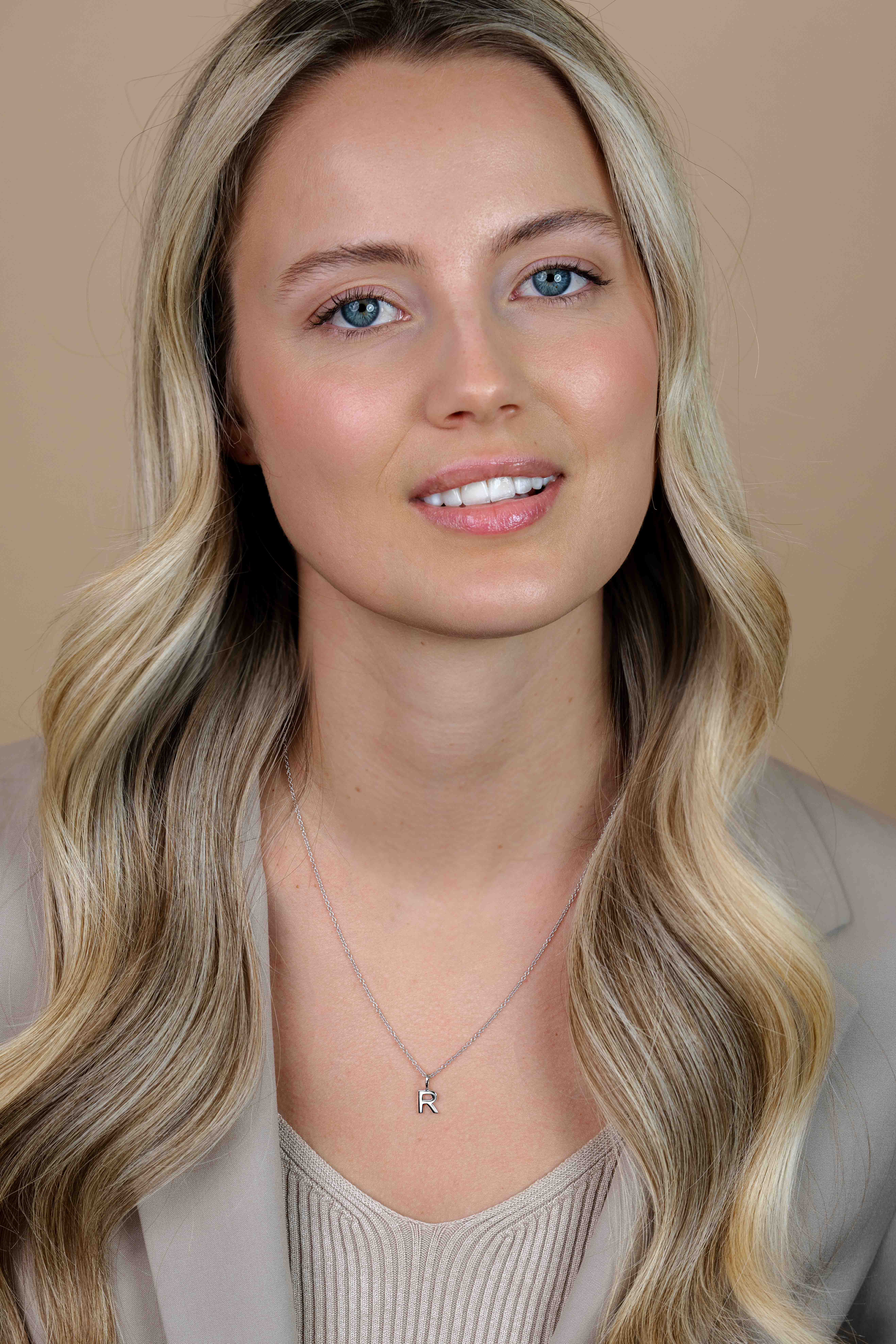 ZINZI Sterling Silver Letter Pendant R ZIH2140R