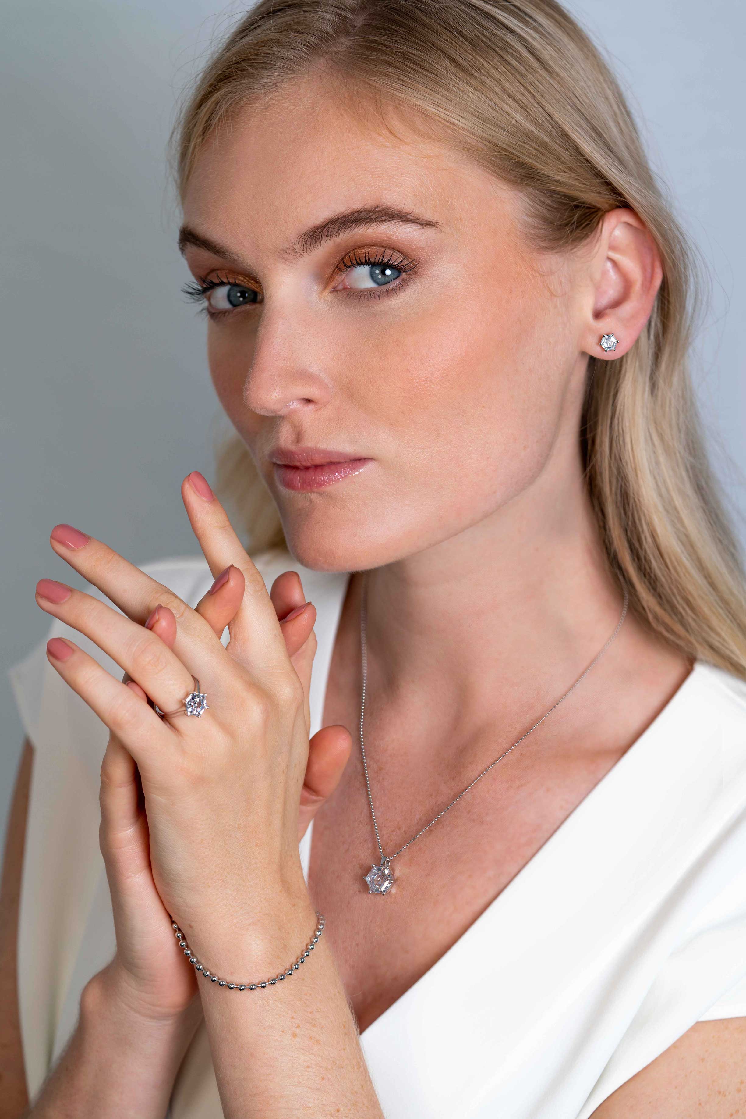 ZINZI Sterling Silver Ring with Hexagon White Zirconias 10mm ZIR2259