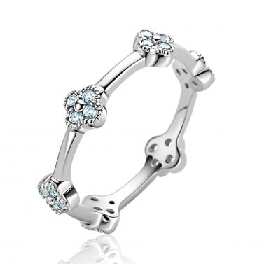 ZINZI zlv. ring met lichtblauwe klavers rondom mt.62