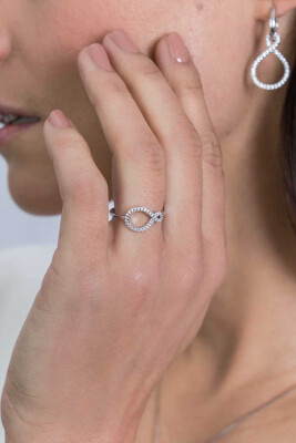 ZINZI zilveren ring fantasie infinity witte zirconia's ZIR1893