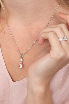 ZINZI zilveren hanger 29mm vierkant driehoek met witte zirconia's ZIH2010