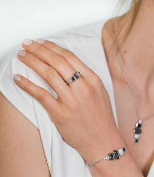 ZINZI zilveren fantasie ring grijs zwarte kleurstenen en witte zirconia's ZIR1944