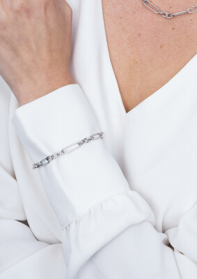 ZINZI zilveren armband waarbij diverse trendy schakels zijn gecombineerd ZIA1991