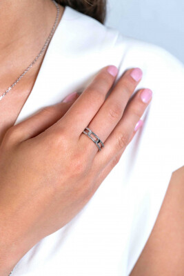 ZINZI Sterling Silver Luxury Ring with 3 Paperclip Chains: Smooth, Twist Design and White Zirconias 5mm width ZIR2330