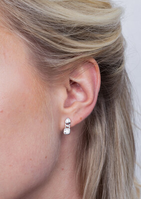 ZINZI zilveren oorknoppen 13mm vierkant driehoek met witte zirconia's ZIO2010