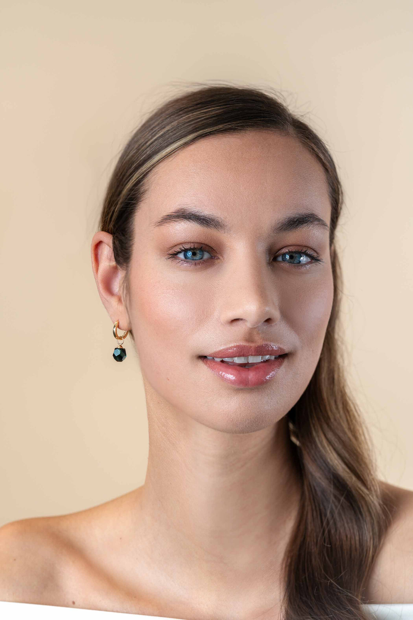 ZINZI 14K Gold Earrings Pendants Green Beads 8mm ZGCH144G (excl. hoop earrings)