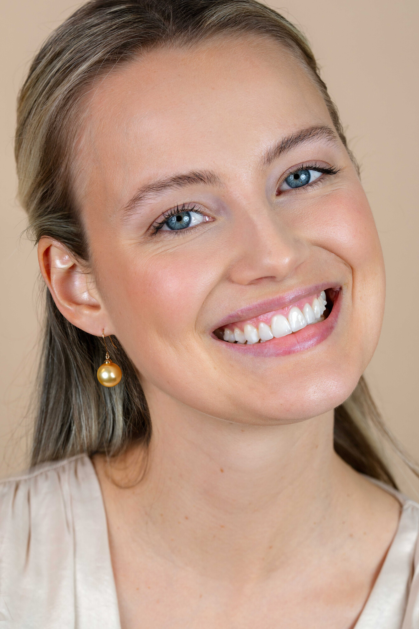 30mm ZINZI Gold 14-karat gold drop earrings with round gold-colored Swarovski crystal pearl, 12mm, ZGO25G
