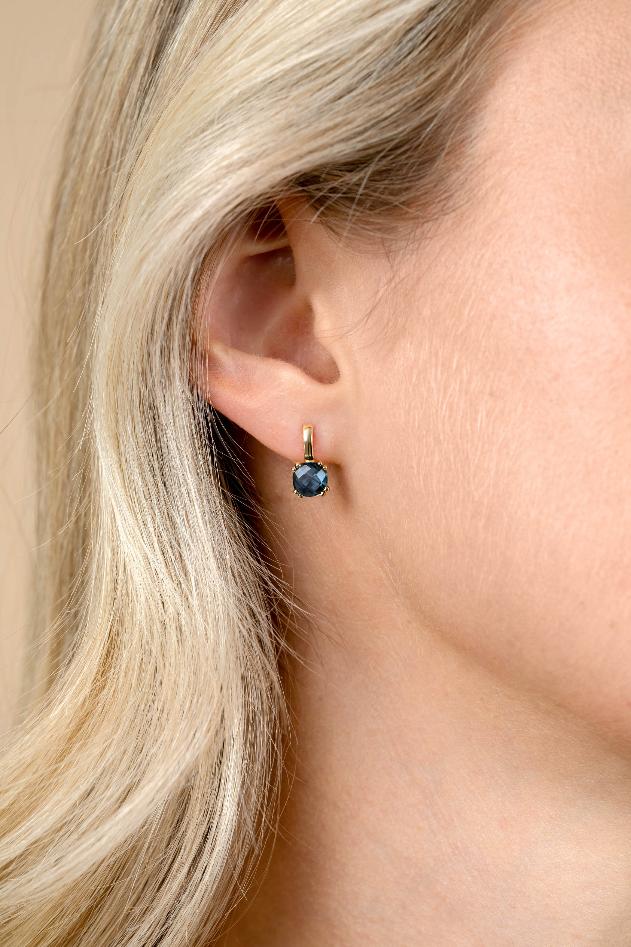 13mm ZINZI Gold 14 ct gold jewelry with a square gemstone measuring 6.5mm, set with London topaz ZGO537