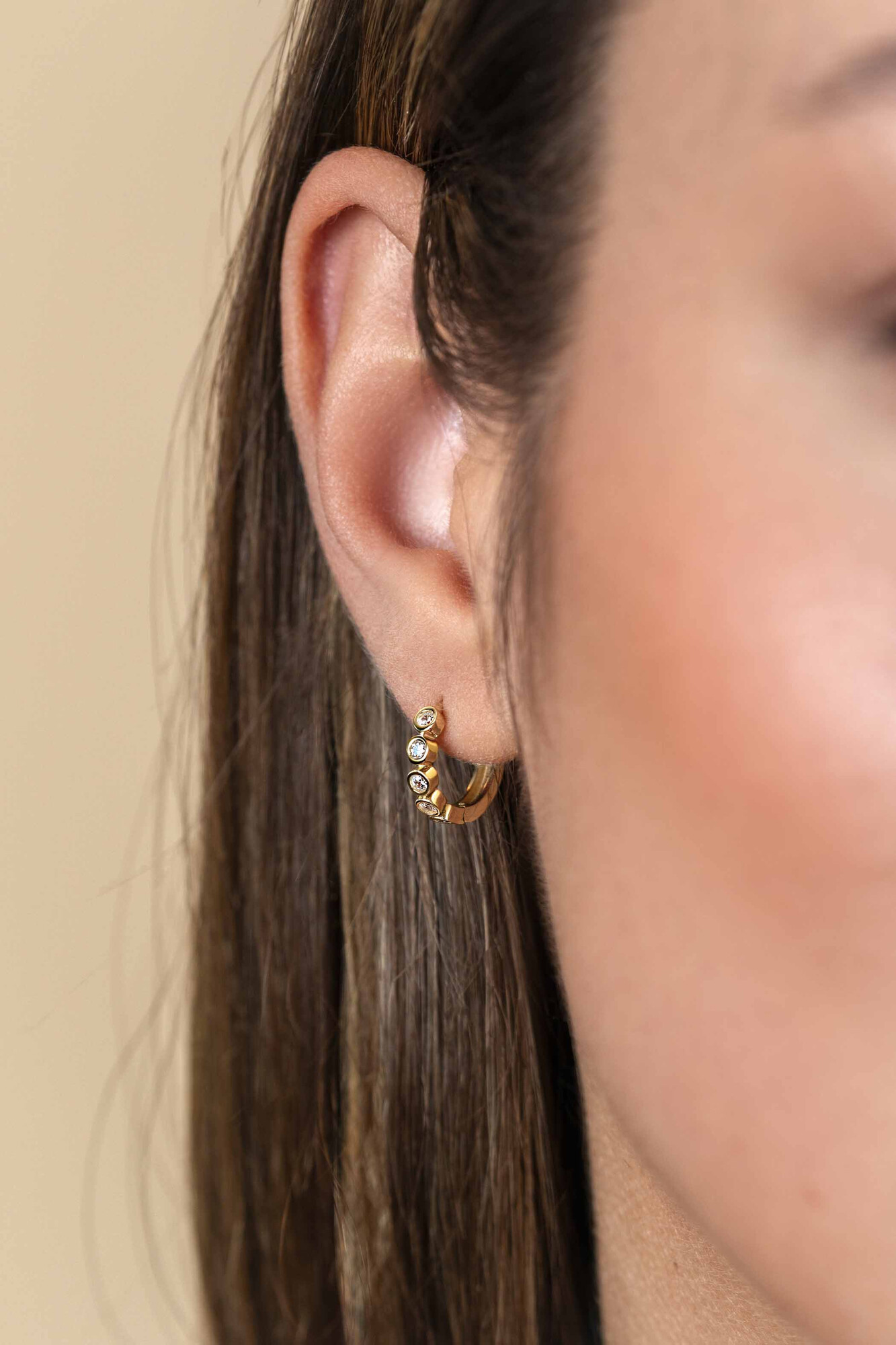 13mm ZINZI Gold 14 karat gold hoop earrings with round settings set with white zirconia stones and luxurious hinged closure 13mm x 2.7mm tube ZGO507
