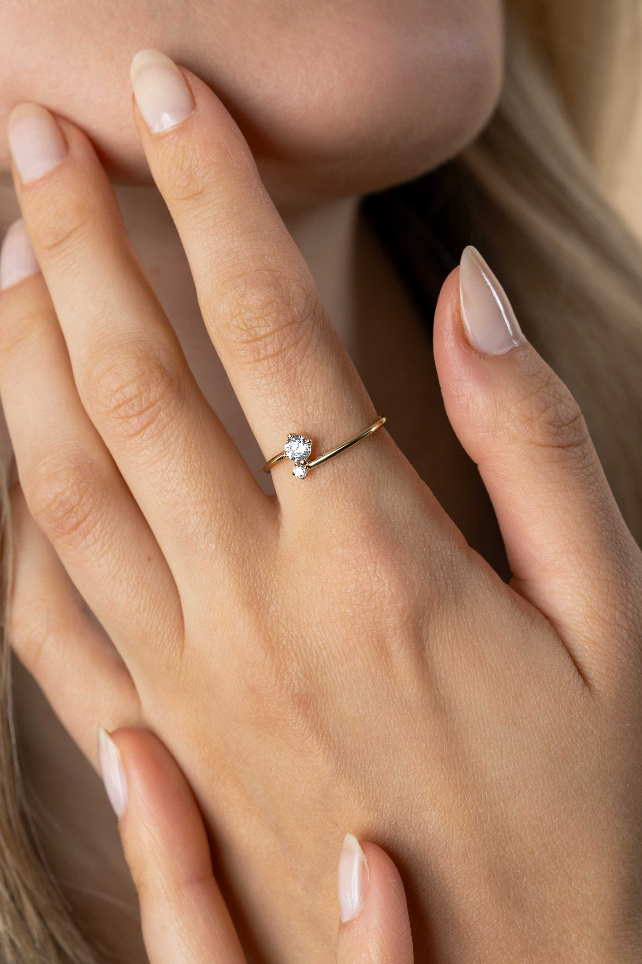 ZINZI 14K Gold Ring 2 Round White Zirconias 7mm ZGR462