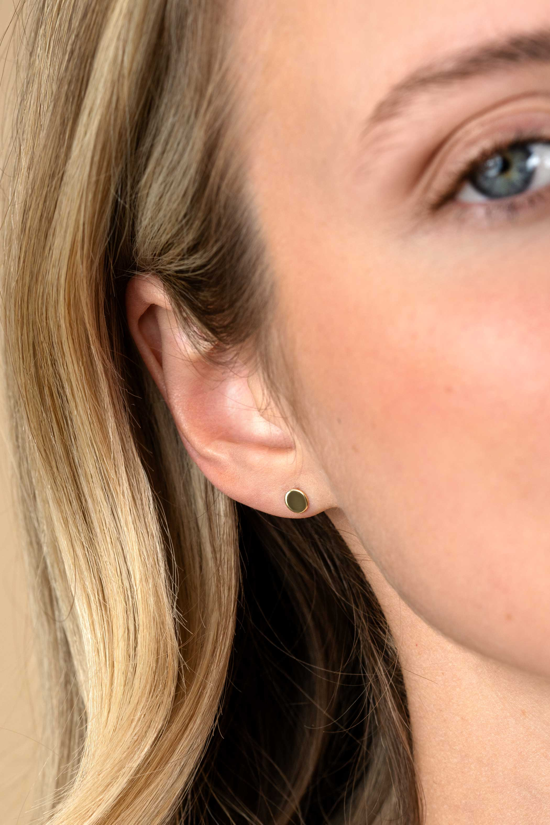 5mm ZINZI Gold 14 karat gold smooth round ear studs 5mm ZGO503
