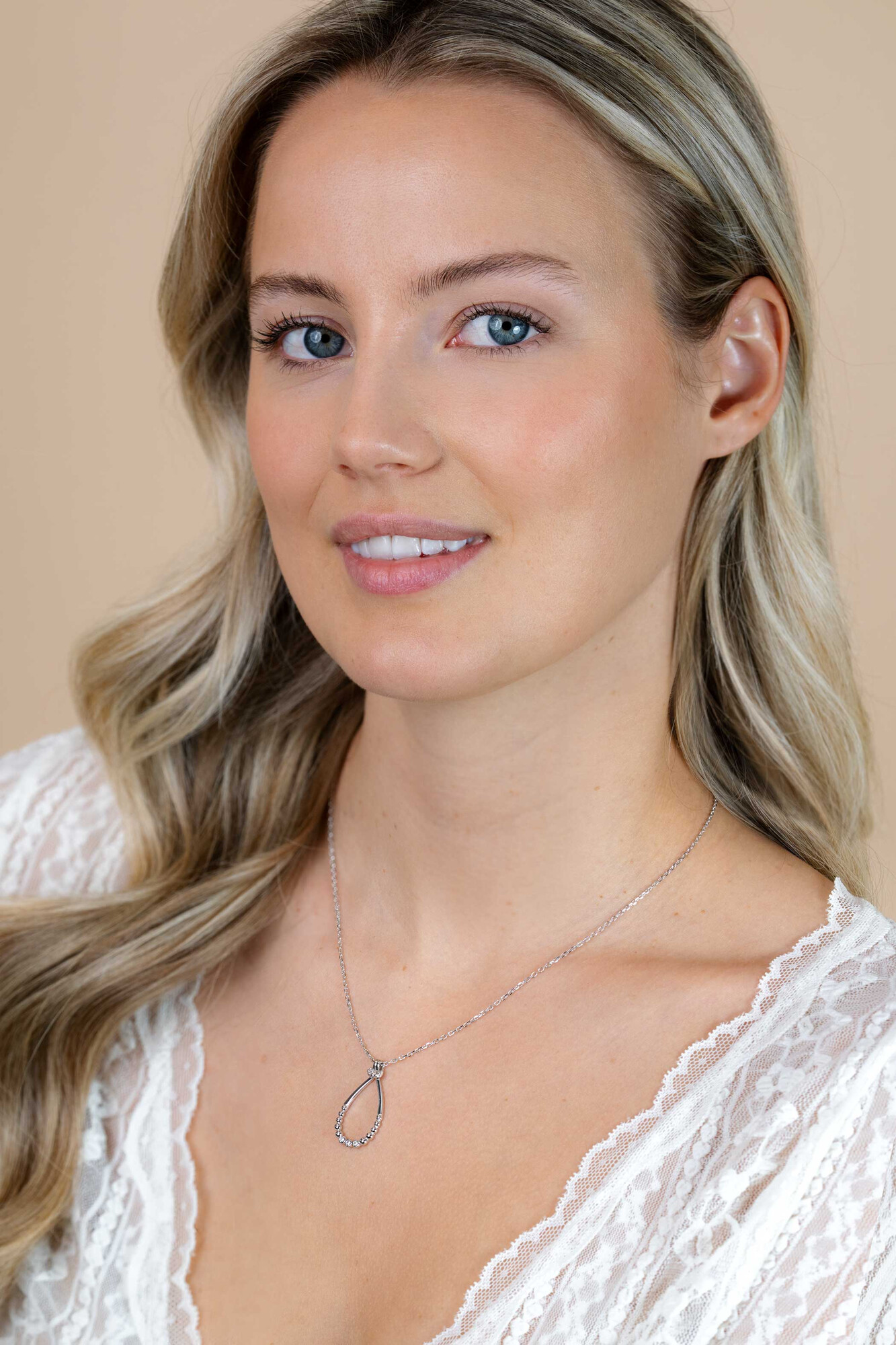 ZINZI zlv. collier ovale open hanger bolletjes en zirc.