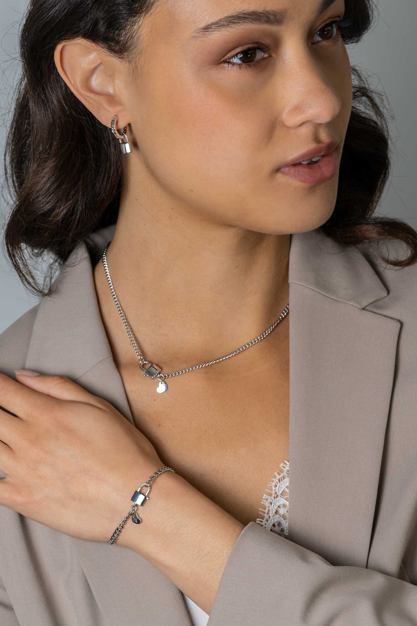 ZINZI Sterling Silver Curb Chain Necklace with Trendy Lock as Clasp 3.8mm width 43cm ZIC2411