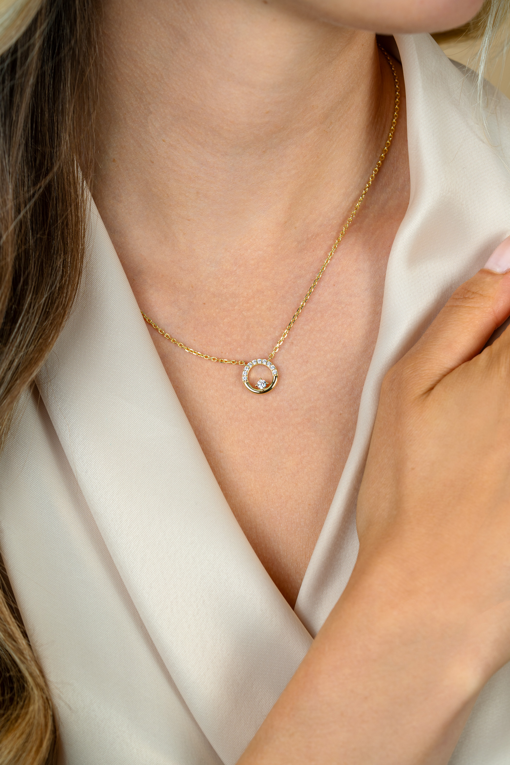 ZINZI zlv. collier gg.verg.open rondje met zirconia's