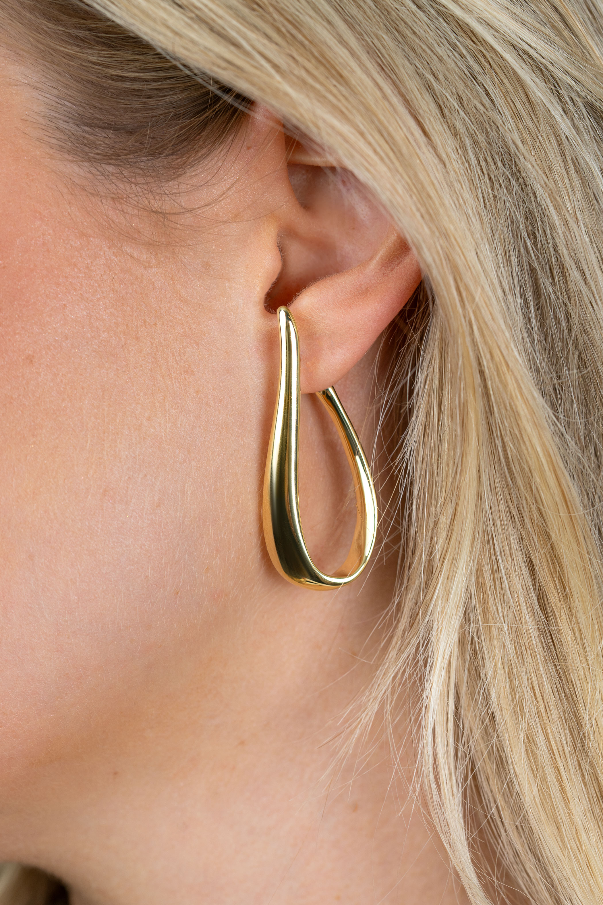 49mm ZINZI gold plated silver large hoop earrings in organic shape with a playful twist and convenient top closure ZIO2675G