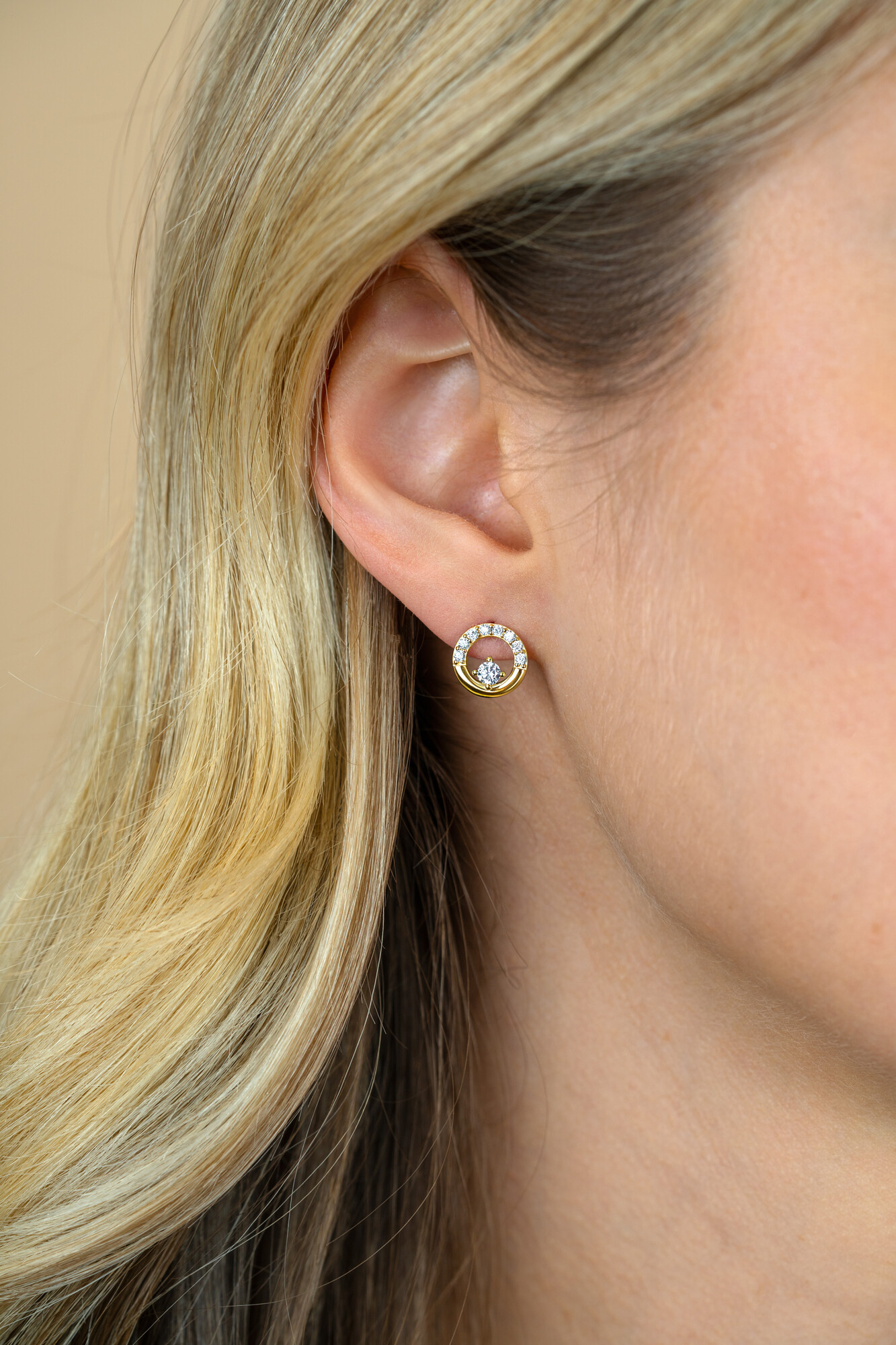 ZINZI zlv. oorknopje gg.verg.rond open met zirconia's