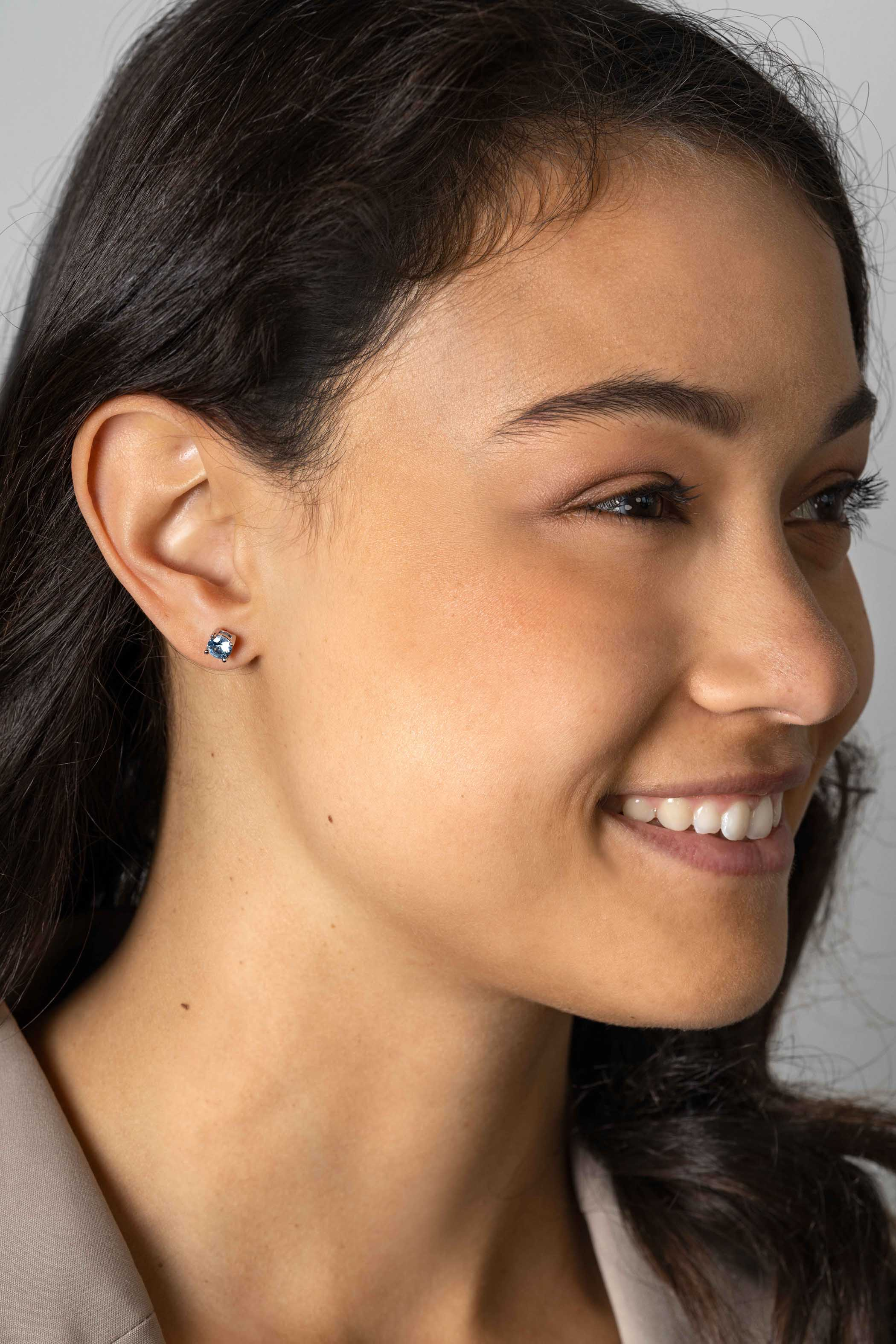 6mm ZINZI Sterling Silver Stud Earrings Prong Setting Light Blue Color Stone ZIO1383B